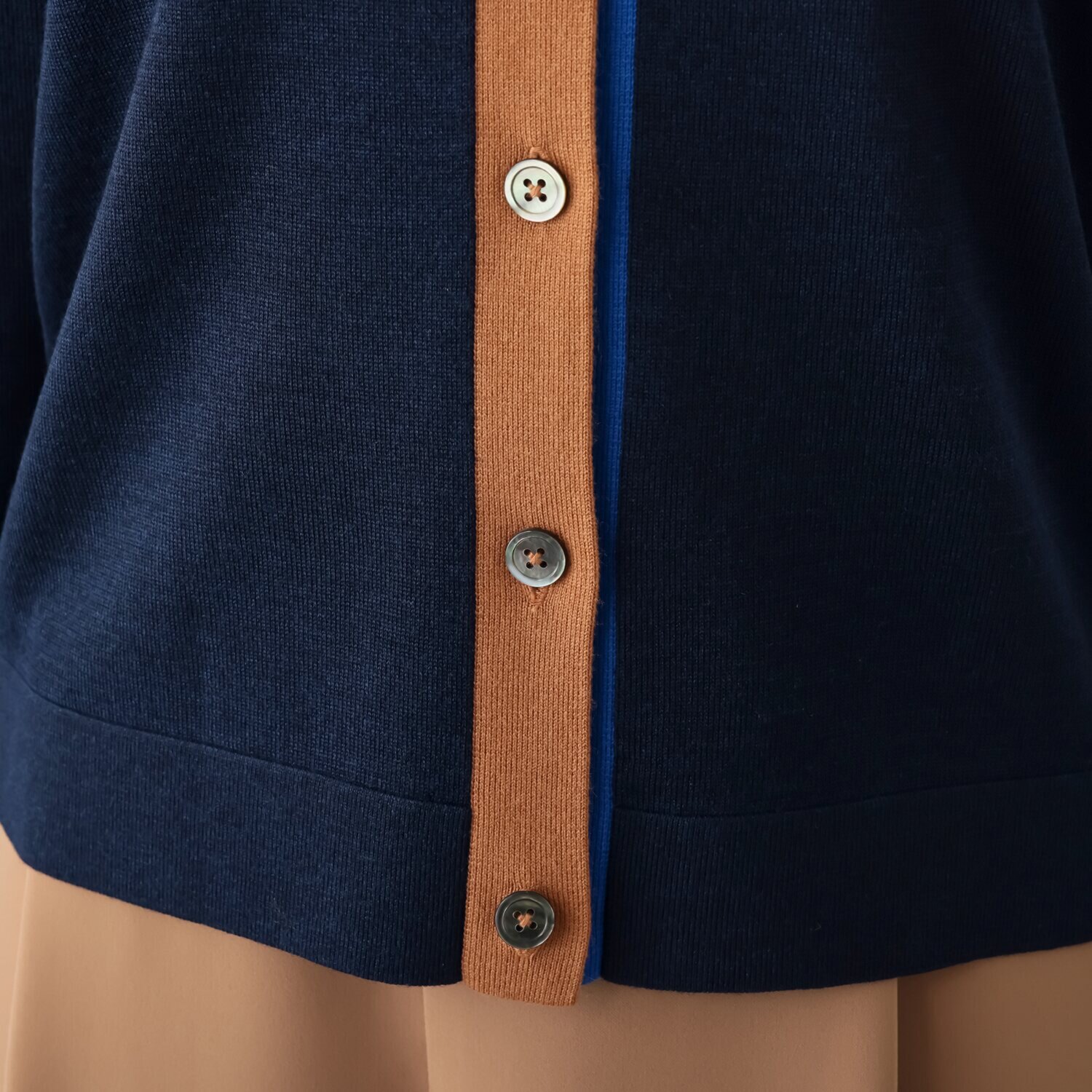 アズイズ　ビーマイセルフ バイ　ネイチャーズ ウールシルク 配色アクセント 襟付カーディガン