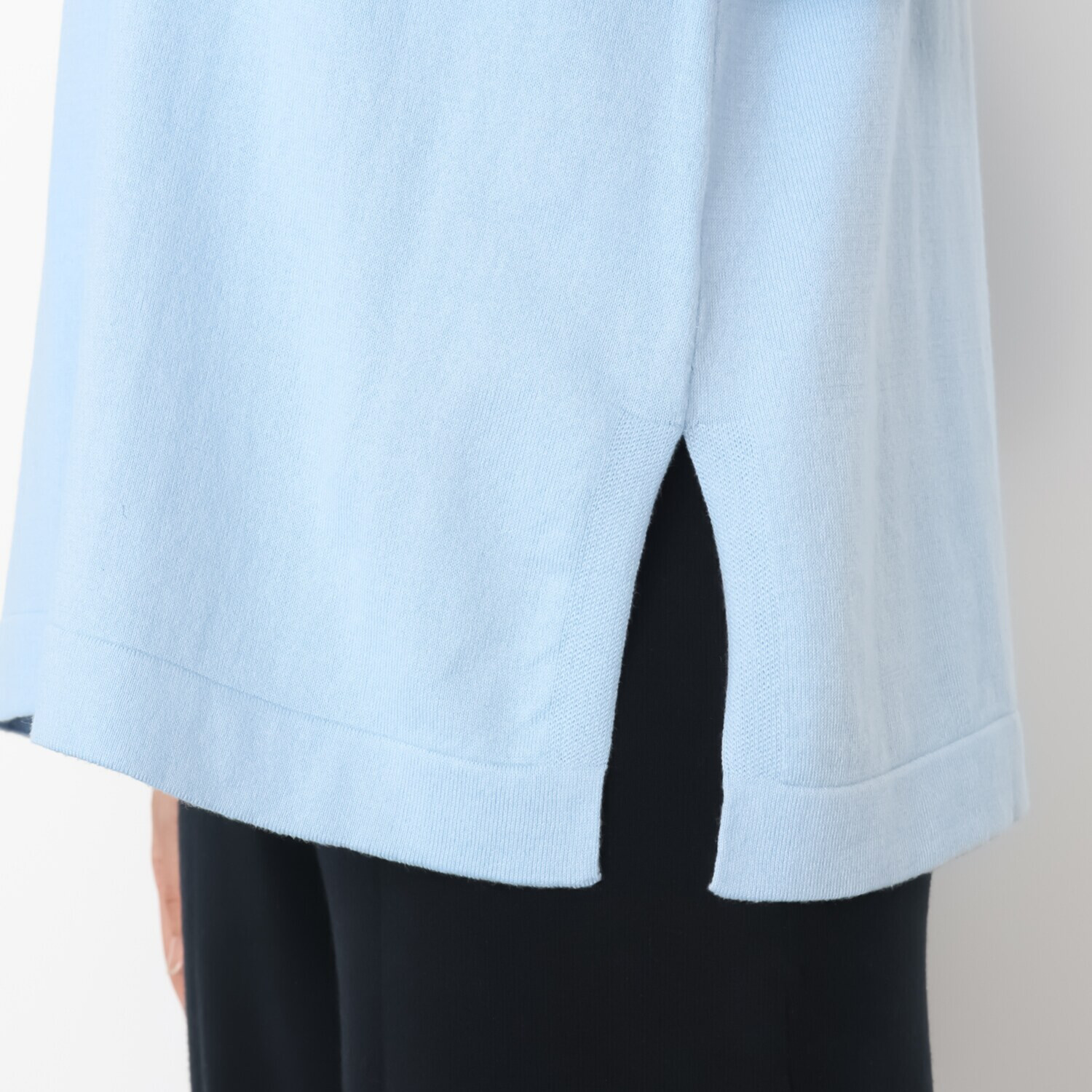 スピンブルー イタリアＭＴＢ社製 エーゲ海コットン混 キーネック配色アクセント ニットプルオーバー