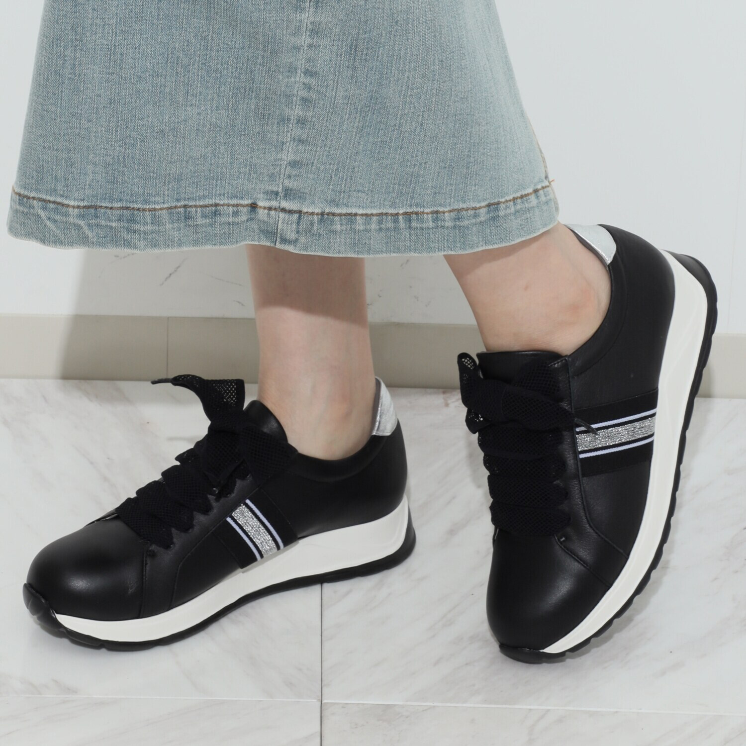 ミスキョウコ 日本製 ソフト牛革 リボンライトスニーカー