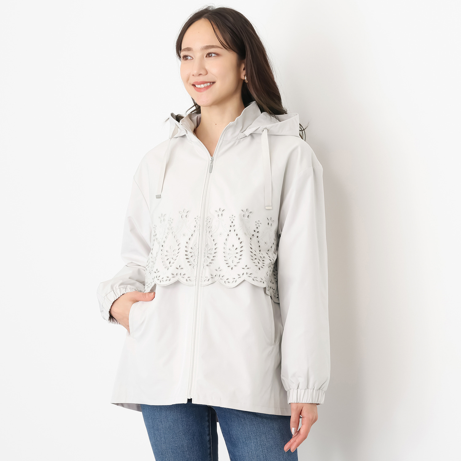 メルヴェイユ　ヴァント はっ水・軽量・ＵＶカット スカラップ刺しゅう ブルゾン