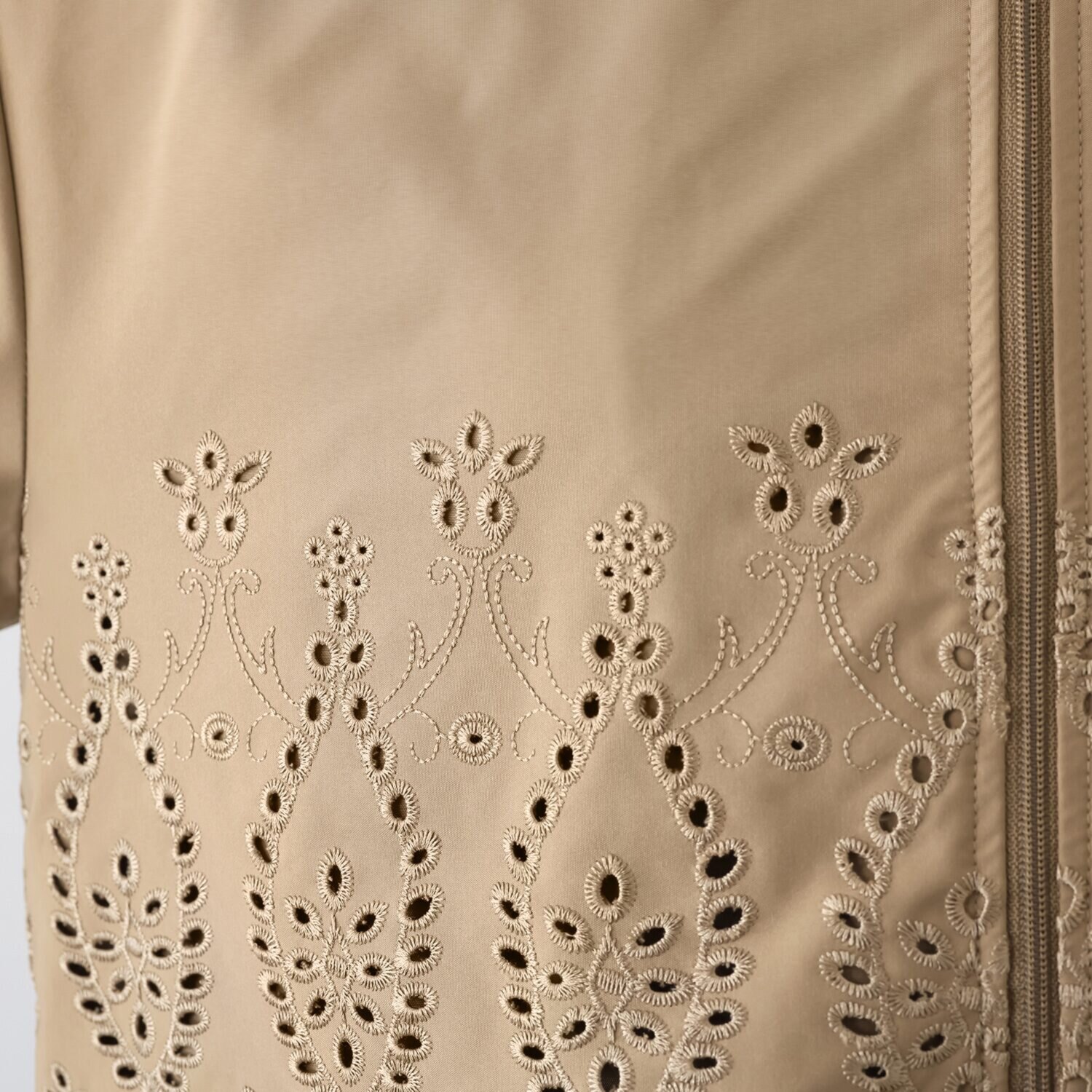 メルヴェイユ　ヴァント はっ水・軽量・ＵＶカット スカラップ刺しゅう ブルゾン