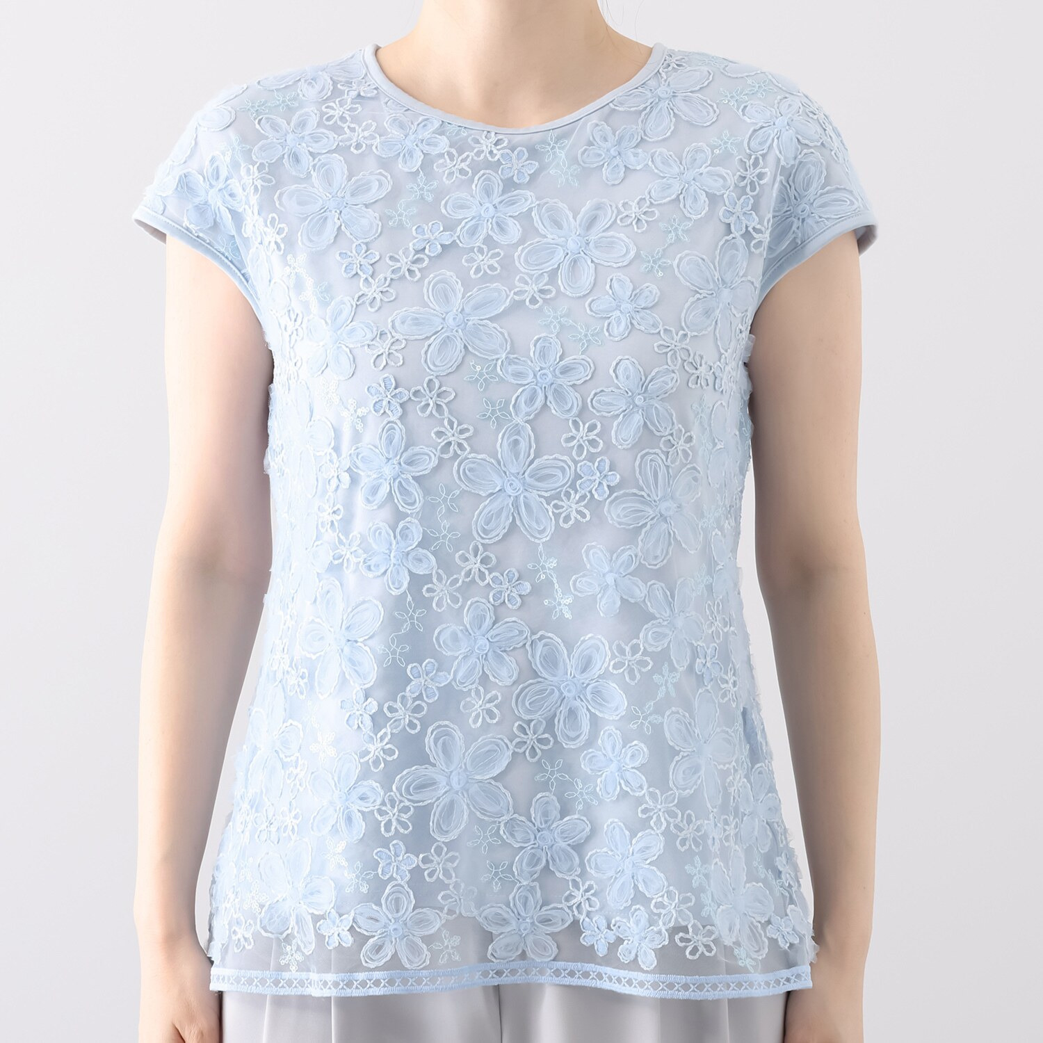 ルクオーレ スパンコールアクセント 立体チュール＆ モール刺しゅう 総レースプルオーバー