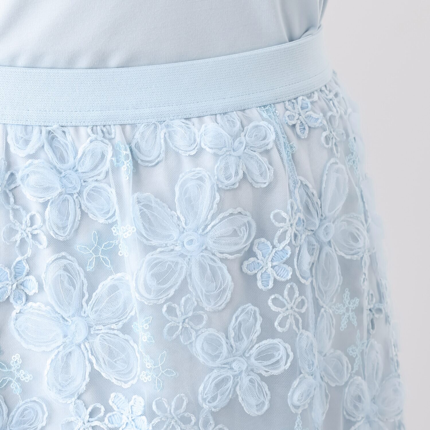 ルクオーレ スパンコールアクセント 立体チュール＆ モール刺しゅう 総レース ソフトフレアースカート