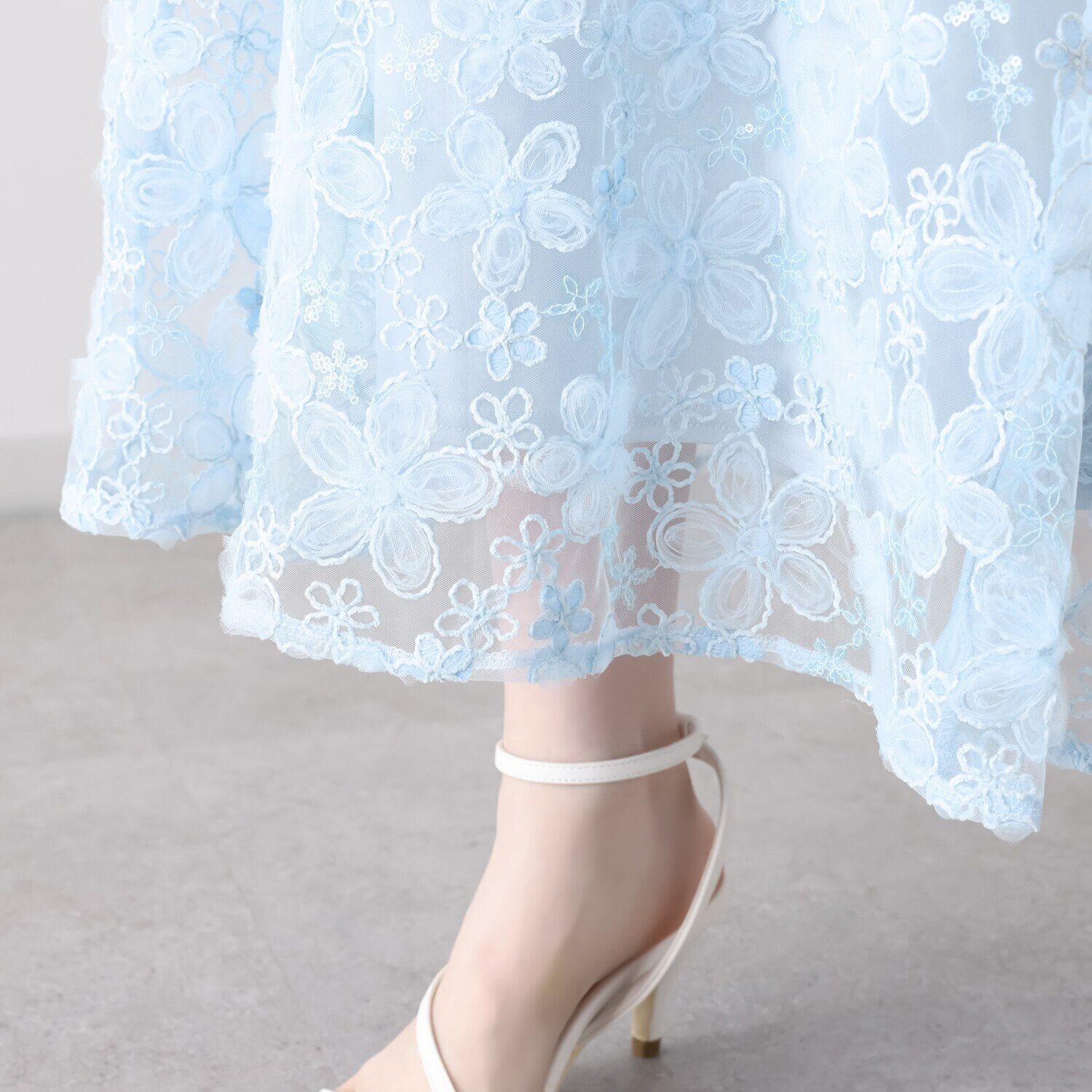 ルクオーレ スパンコールアクセント 立体チュール＆ モール刺しゅう 総レース ソフトフレアースカート