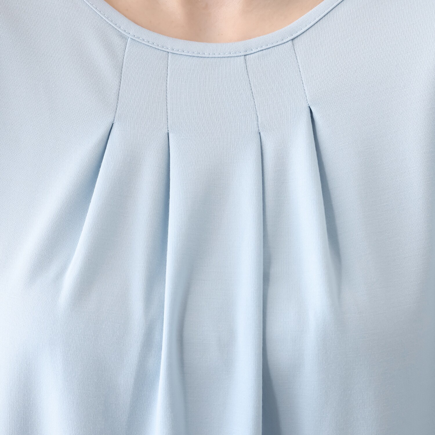 ルクオーレ スパンコールアクセント 立体チュール＆ モール刺しゅう 袖レース使いプルオーバー