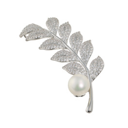 プレミアムパール 泉州の職人技 ９ｍｍＵＰ 貝パール＆ＣＺ リーフデザイン ペンダントブローチ
