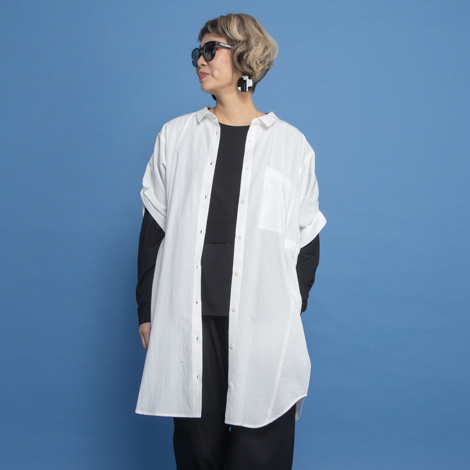 ヨーコモリモト コンパクトな襟で 着る人を選ばない デザインシャツチュニック