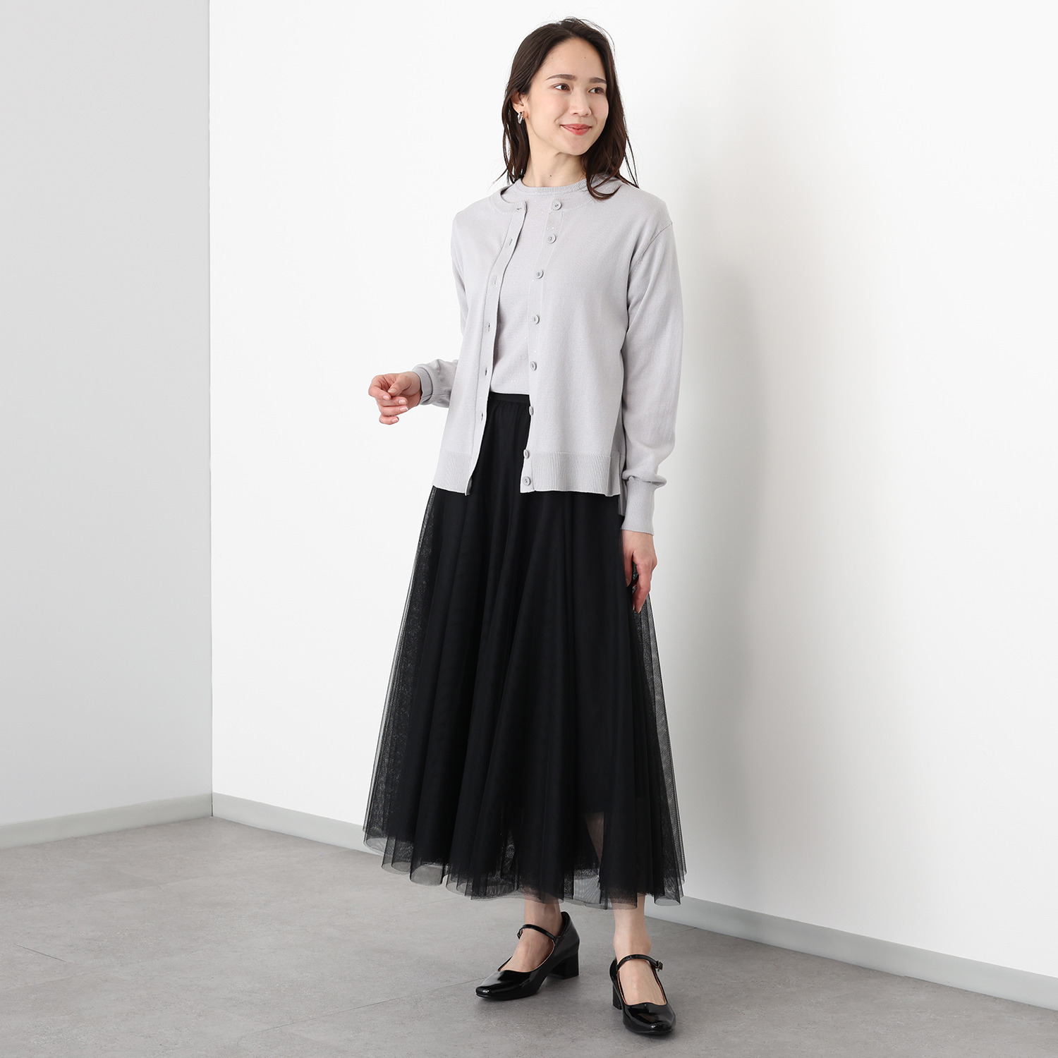 ソアージュ 極小スパンコールで 首元に煌めきを 綿１００％ スレンダー見え 長袖カーディガン