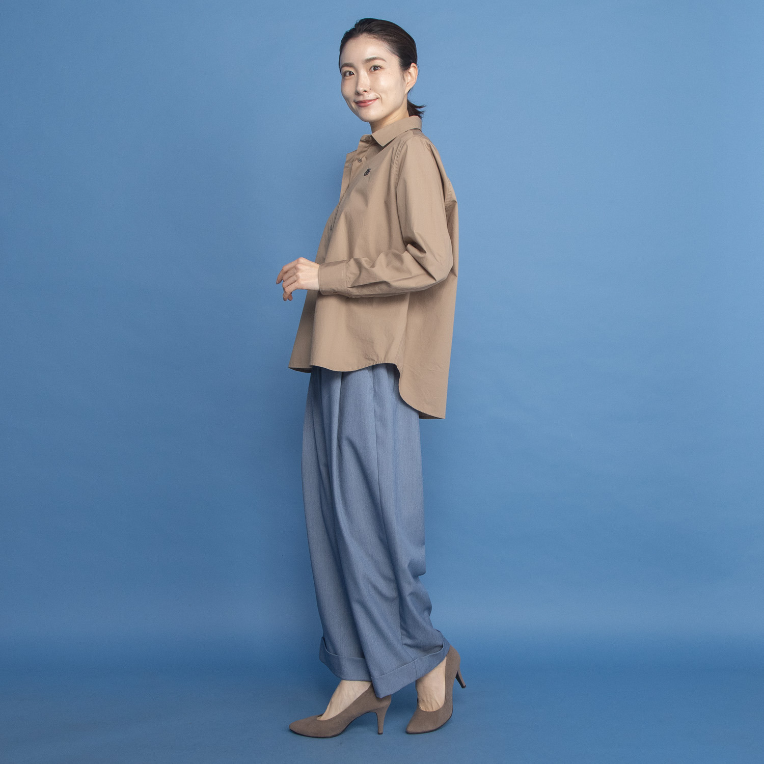 オンザビーバイサマーミー ベーシックを美しく 大人トラッドに装う 刺しゅう入り シャツブラウス