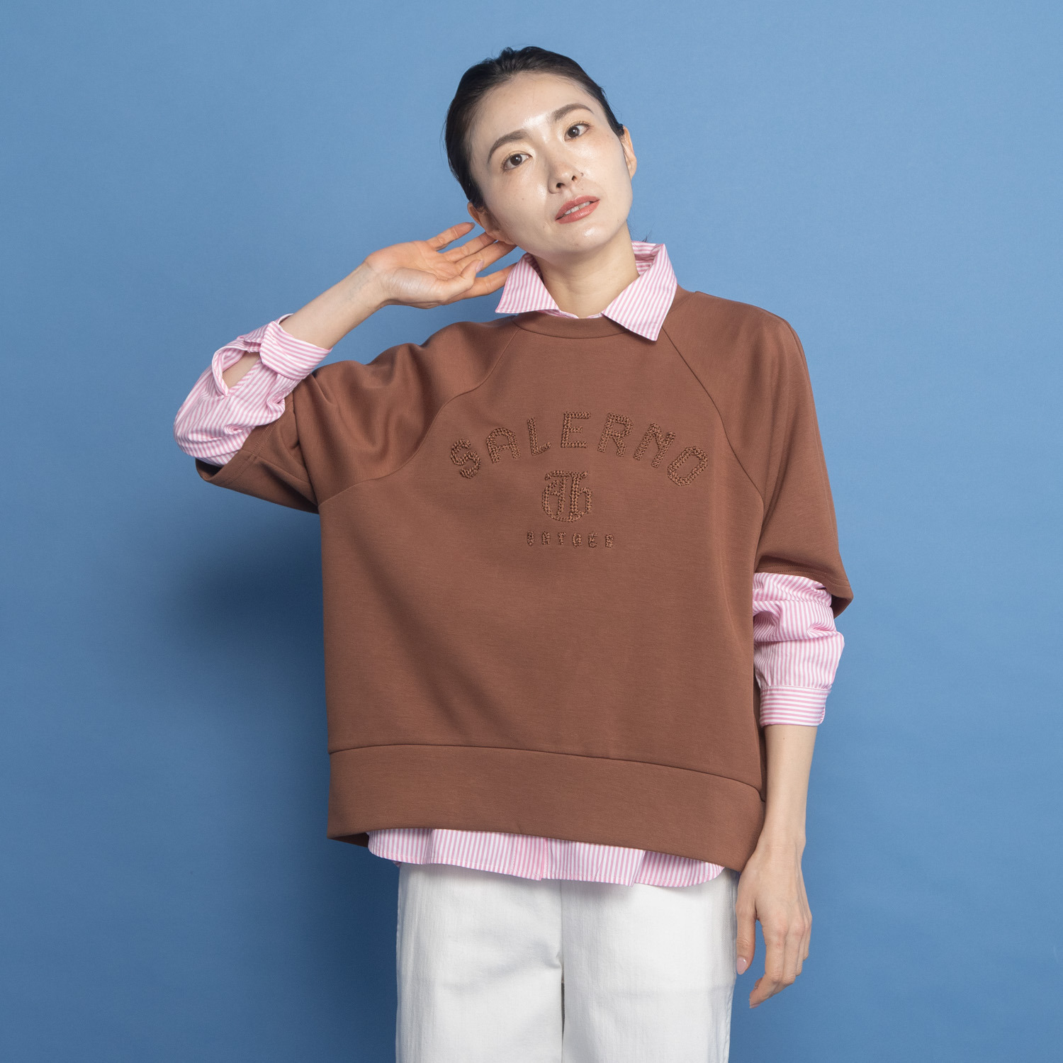 オンザビーバイサマーミー カジュアルを格上げ 着るだけで華やぐ レリーフ刺しゅうＴシャツ