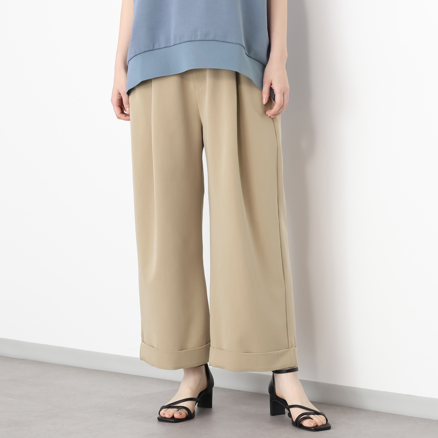 オンザビーバイサマーミー 安心と洗練を叶える 配色共布ベルト付 ワイドストレートパンツ