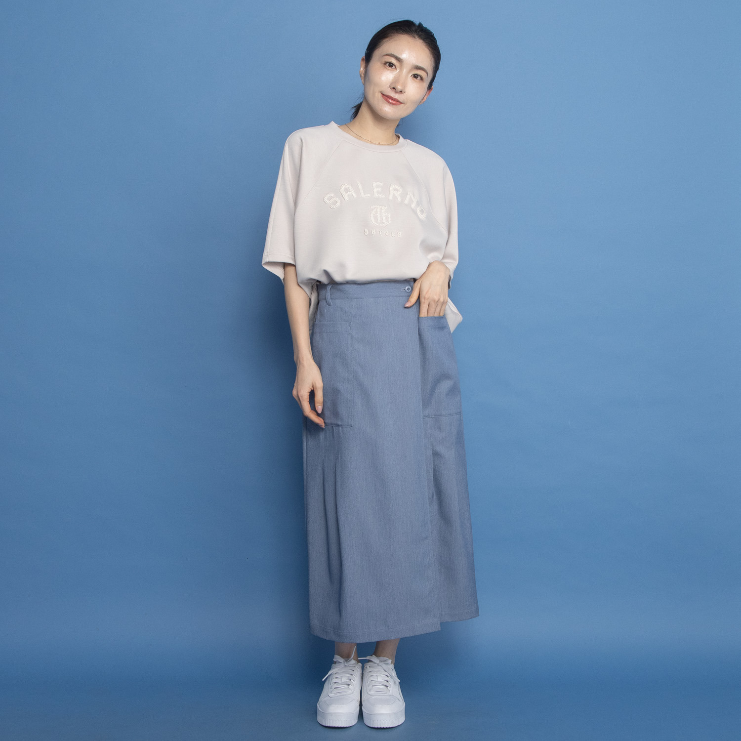 オンザビーバイサマーミー Ｉラインで旬な装い 共布配色ベルト付 タックデザインスカート