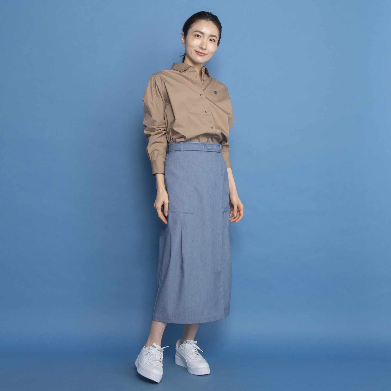 オンザビーバイサマーミー Ｉラインで旬な装い 共布配色ベルト付 タックデザインスカート