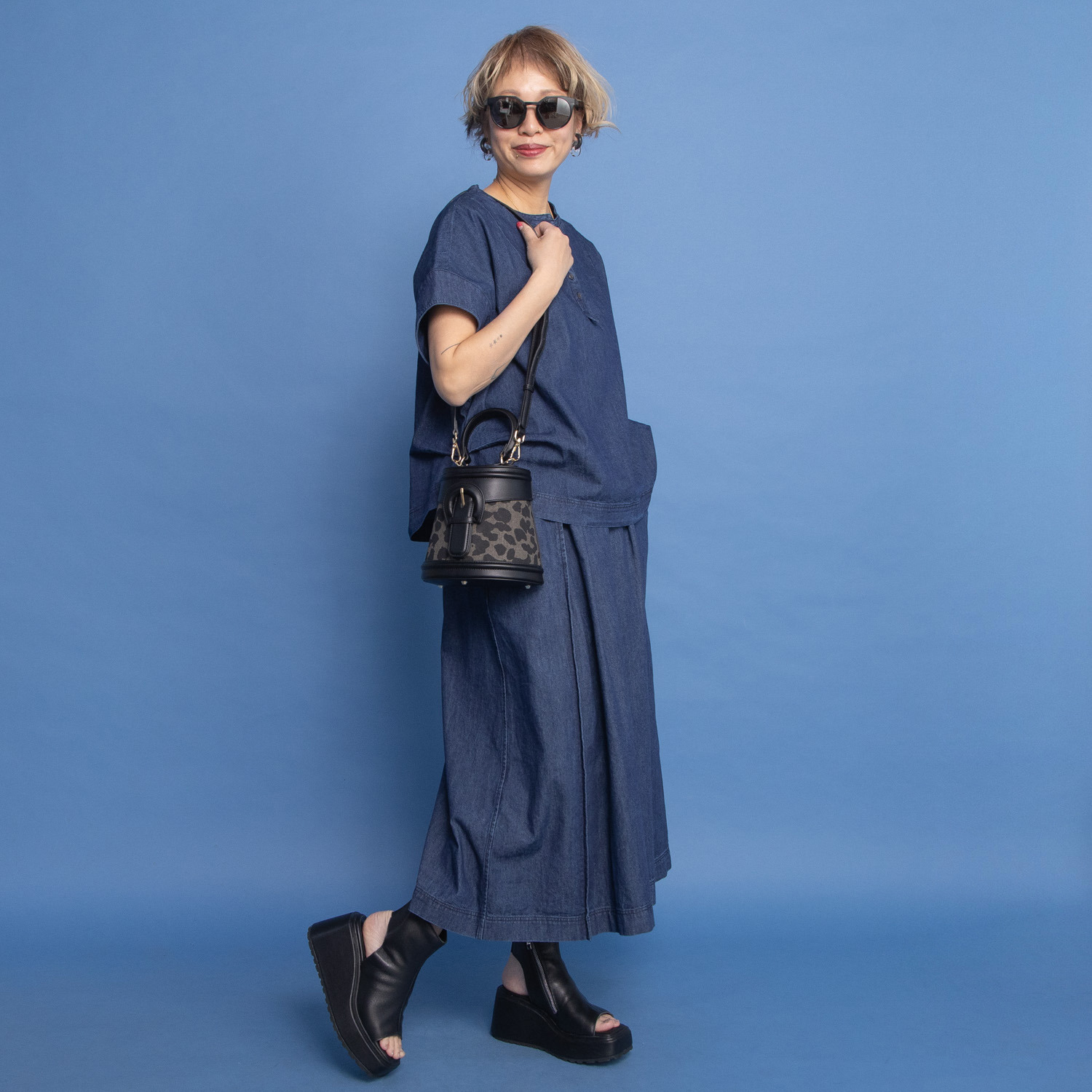 ワン　バイ ヨーコモリモト レオパードコンビで シックにモードをプラス デザインハンドバッグ