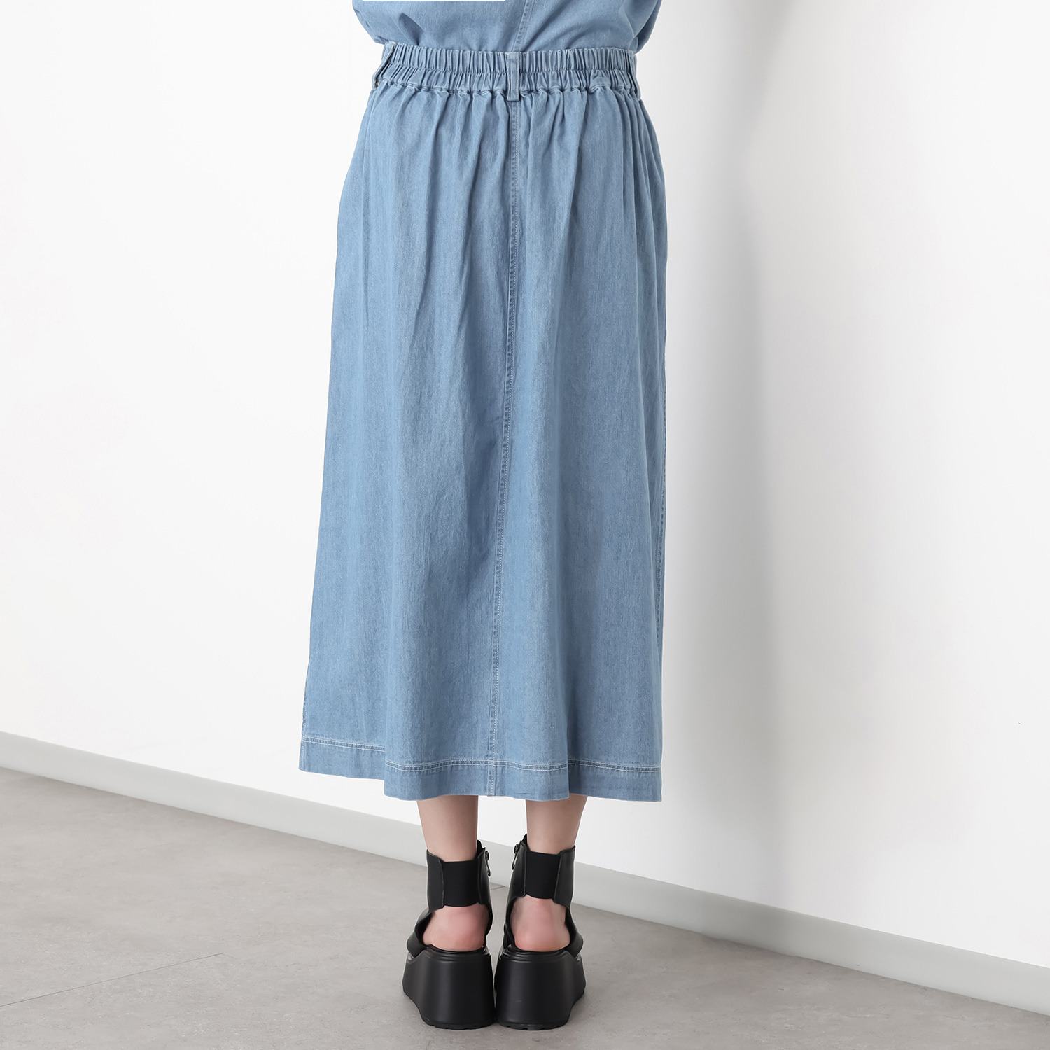 ワン　バイ ヨーコモリモト ライトオンスデニムで 爽やかモードカジュアル タックデザインスカート