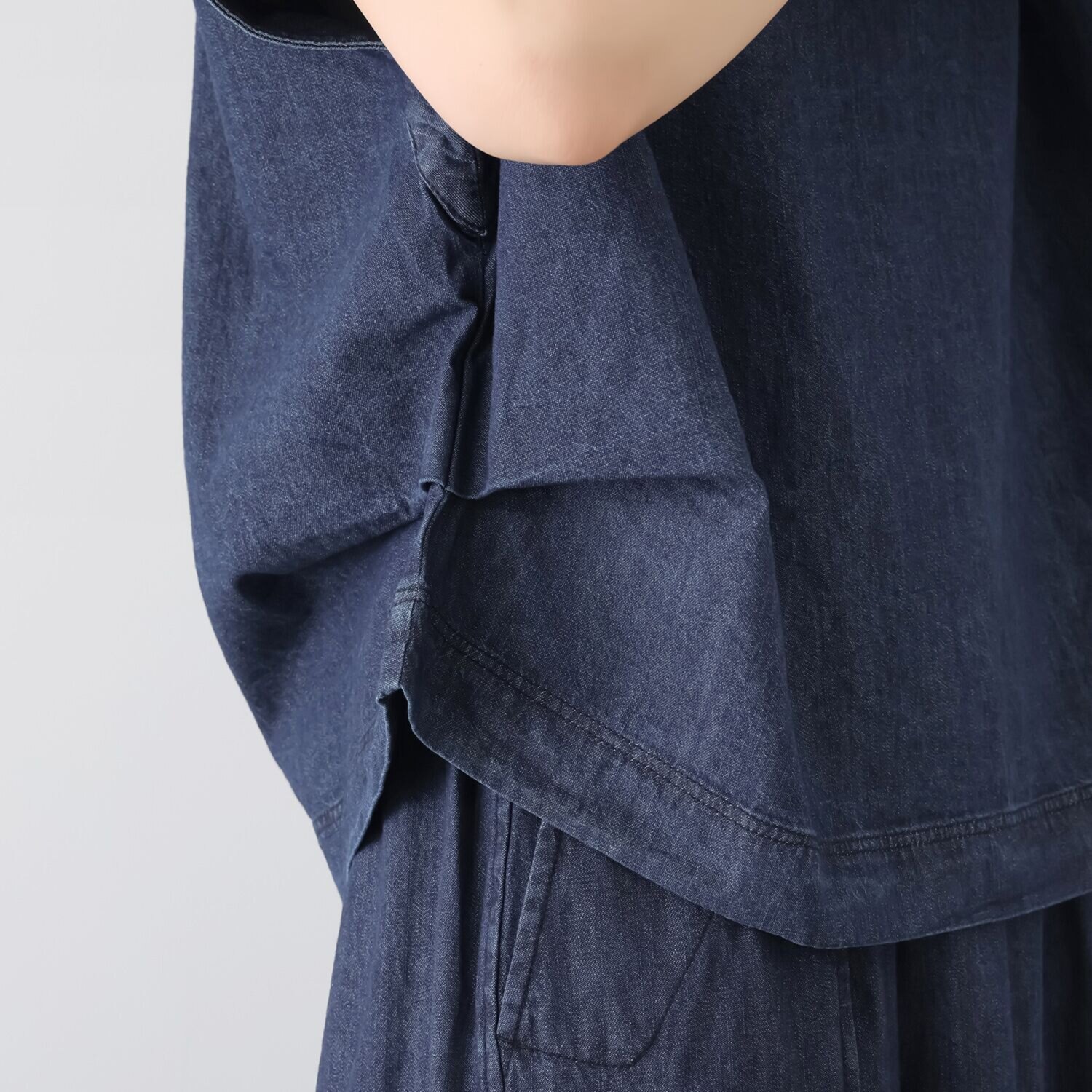 ワン　バイ ヨーコモリモト ライトオンスデニムで 爽やかモードカジュアル デザインブラウス