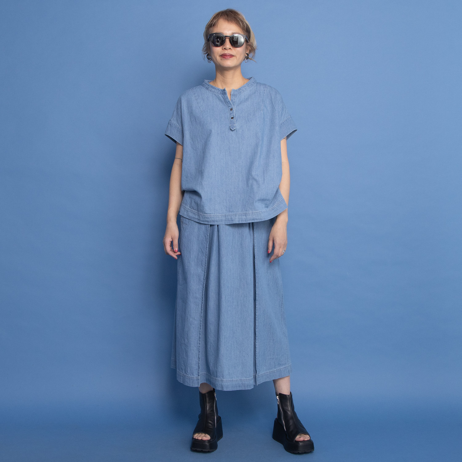 ワン　バイ ヨーコモリモト ライトオンスデニムで 爽やかモードカジュアル デザインブラウス