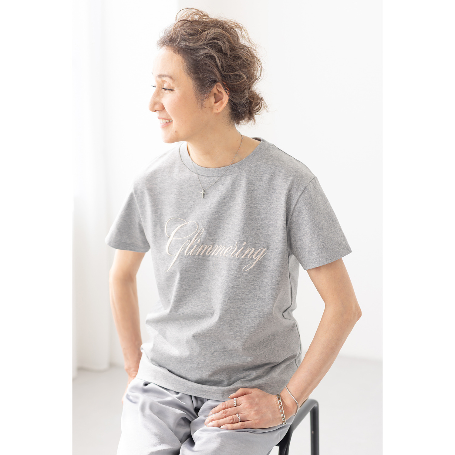 アンドスピカ 吸水速乾 エンブロイダリー コットン混プルオーバー