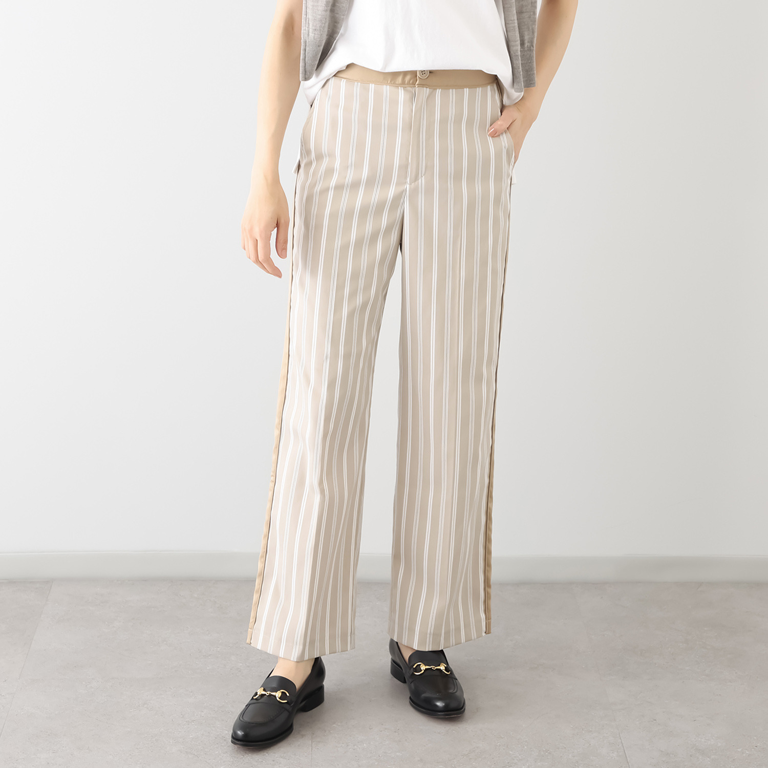 アンドスピカ サイドラインアクセント ストライプ ストレートパンツ