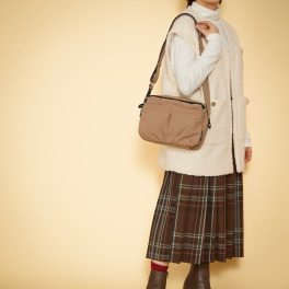 モニカ フロントポケット ショルダーバッグ