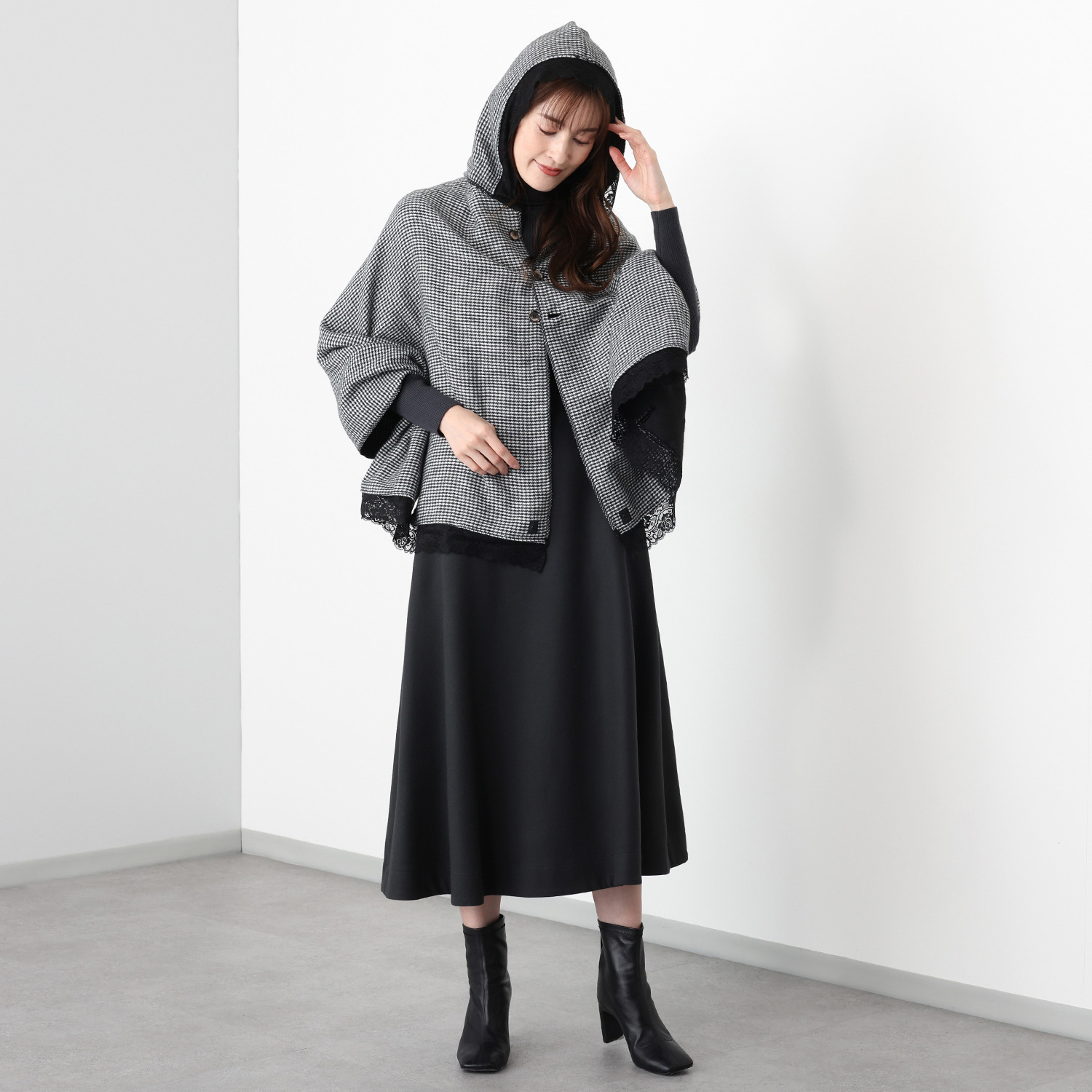 メイドバイスターズ 両面オシャレで可愛い！ あったか！ フード付き多機能 リバーシブル ボレロストール