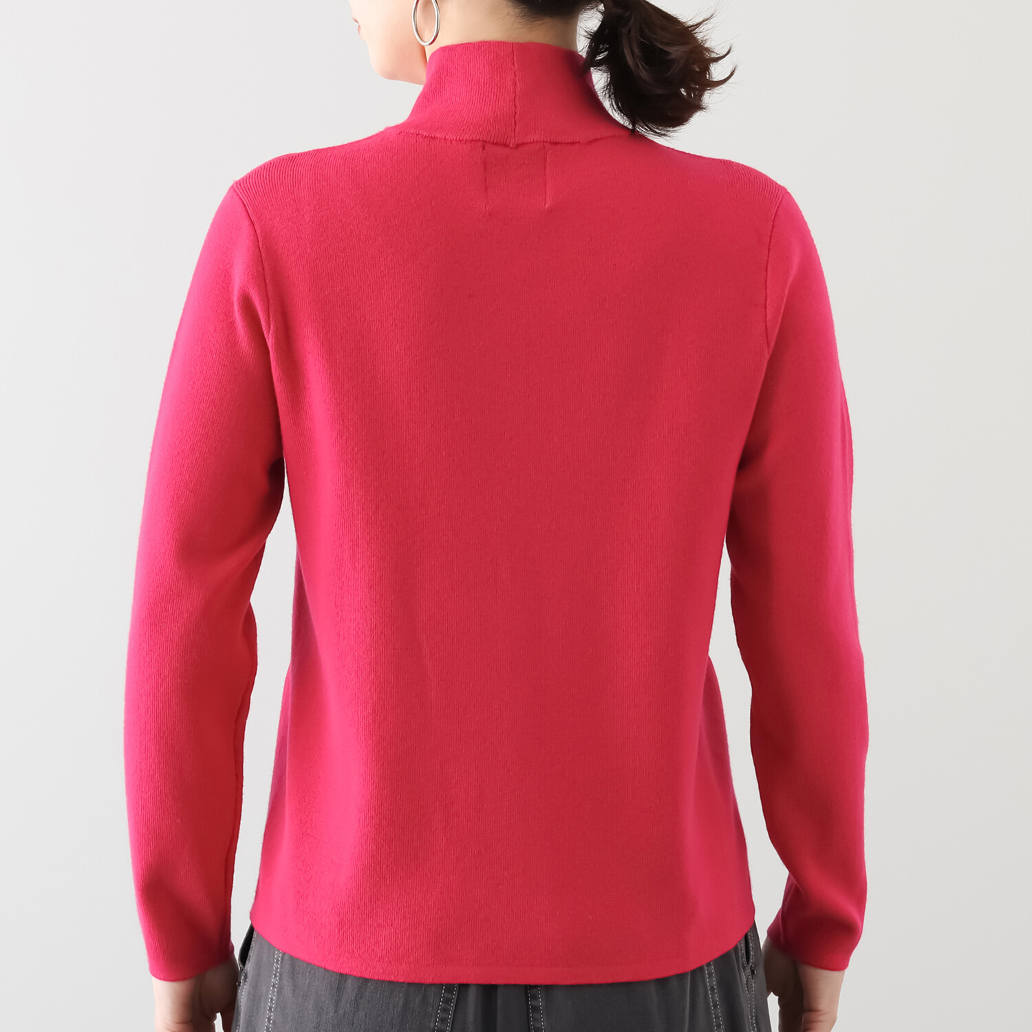 オジョウ スエード調が スローンレンジャー気分の タートルプルオーバー