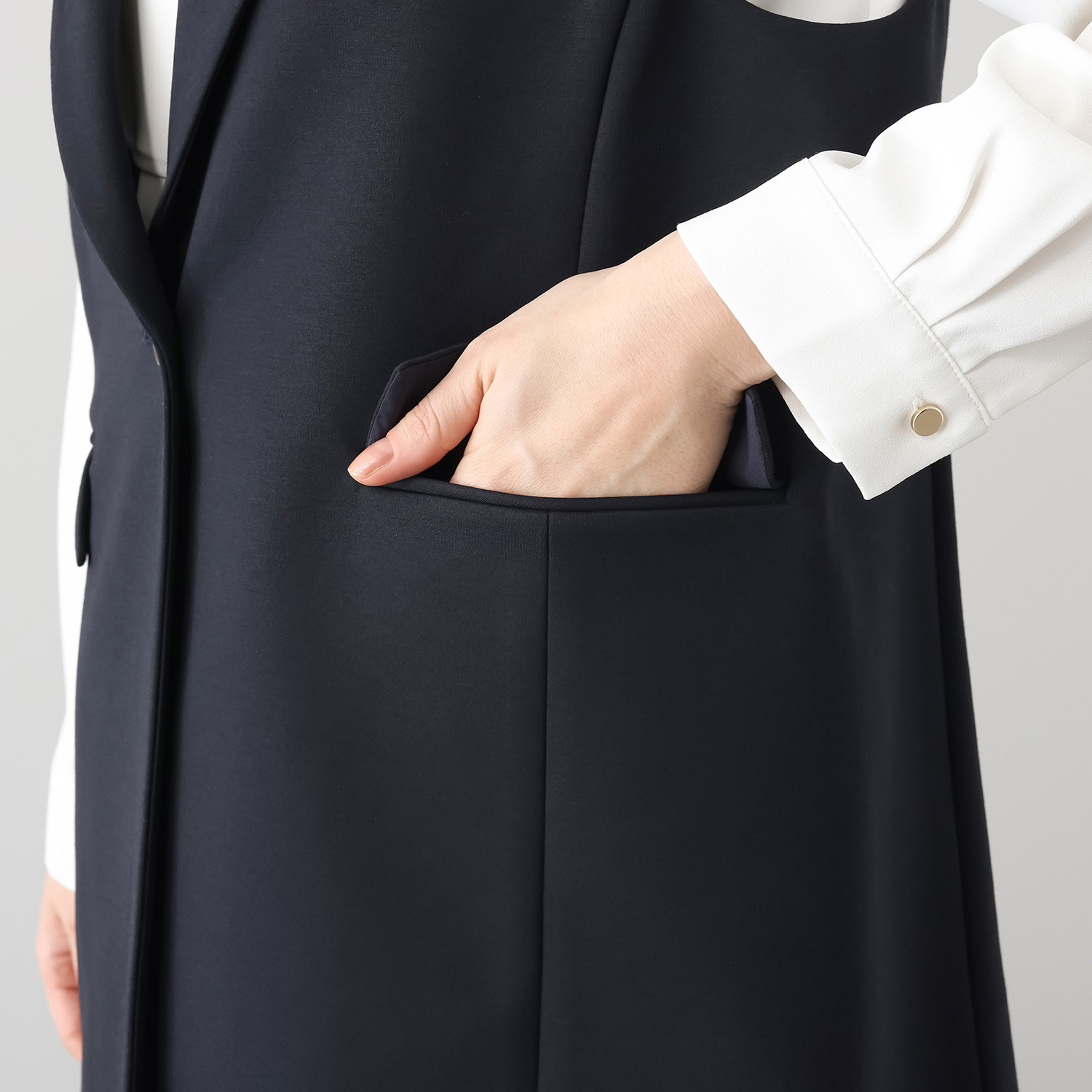 ポルトゥヴィーダ ウォッシャブル・はっ水 防汚・ニット素材 テーラードジレ