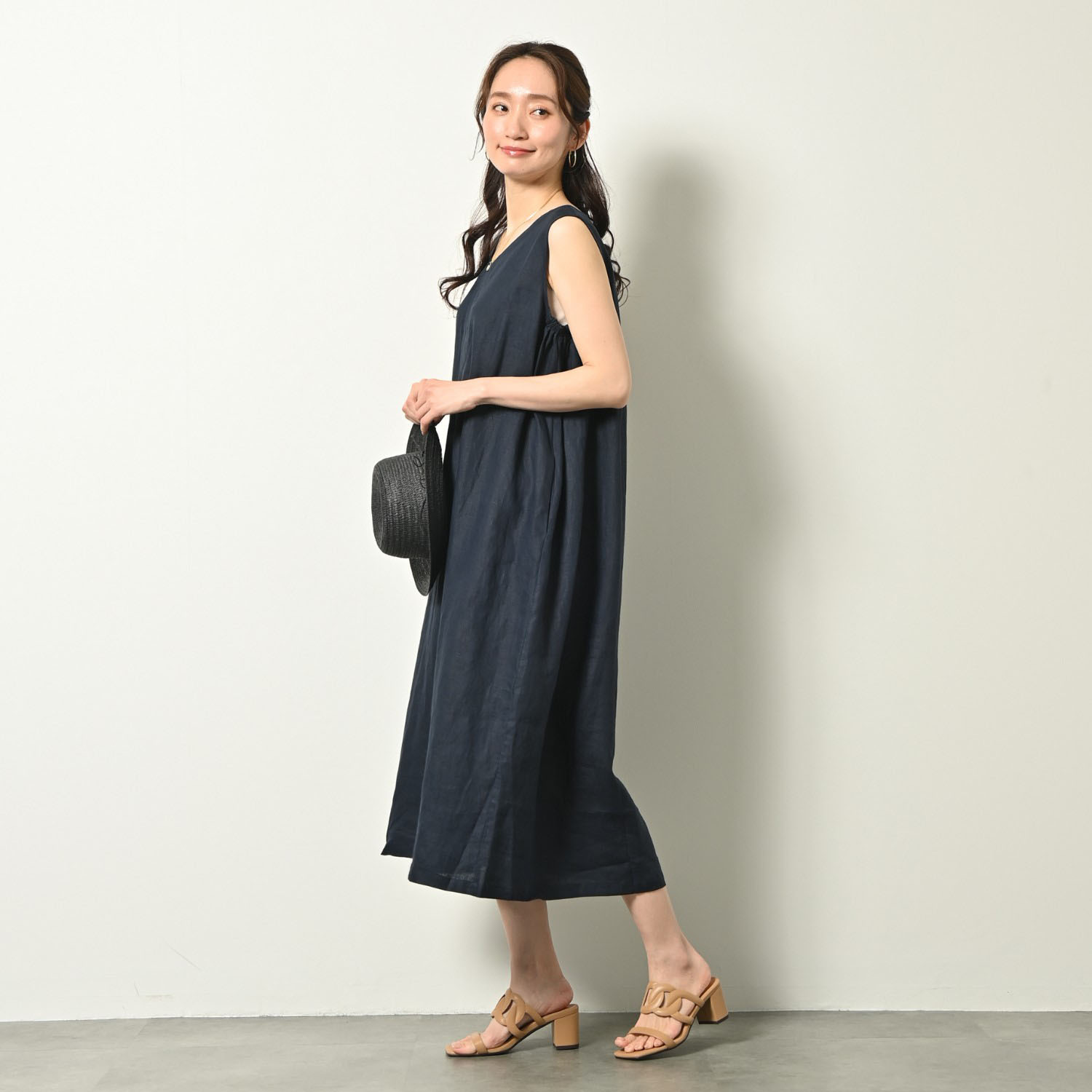 ゼラールスポーツ フレンチリネン１００％ しなやか＆ソフト仕上げ きれいＶネック フレアーワンピース