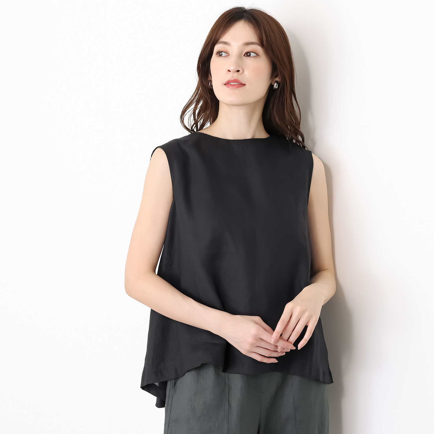 ゼラールスポーツ フレンチリネン１００％ しなやか＆ソフト仕上げ サイドタックアクセント ノースリーブプルオーバー