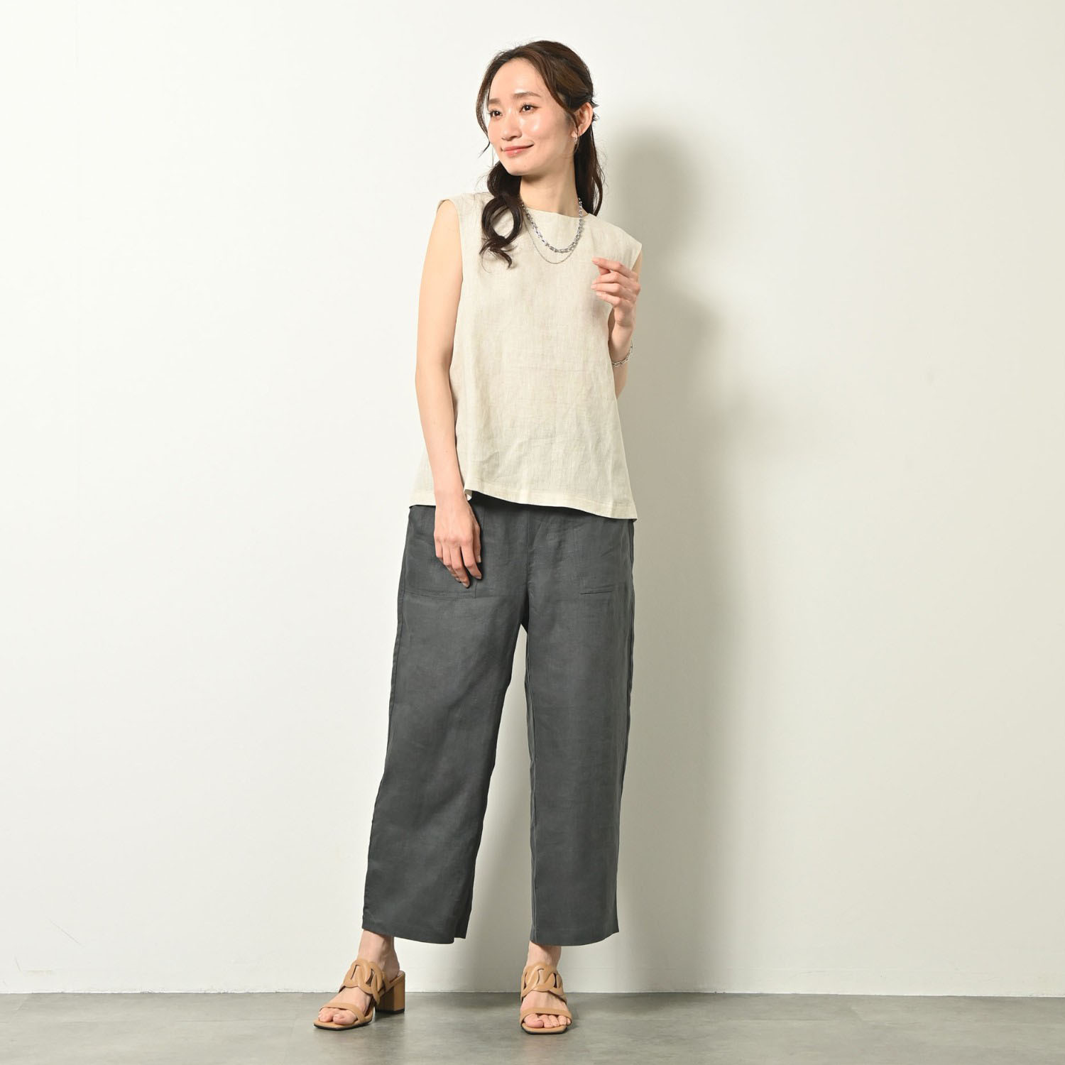 ゼラールスポーツ フレンチリネン１００％ しなやか＆ソフト仕上げ サイドタックアクセント ノースリーブプルオーバー