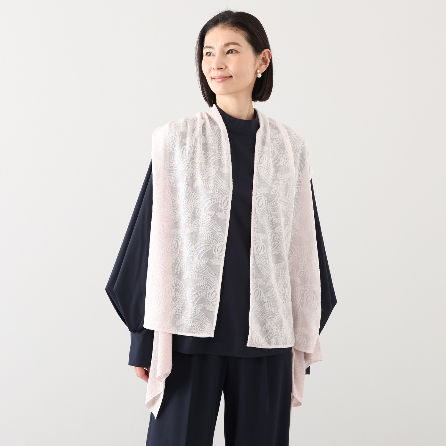 ミラ・ショーン レース×ラメ二ット ジレストール