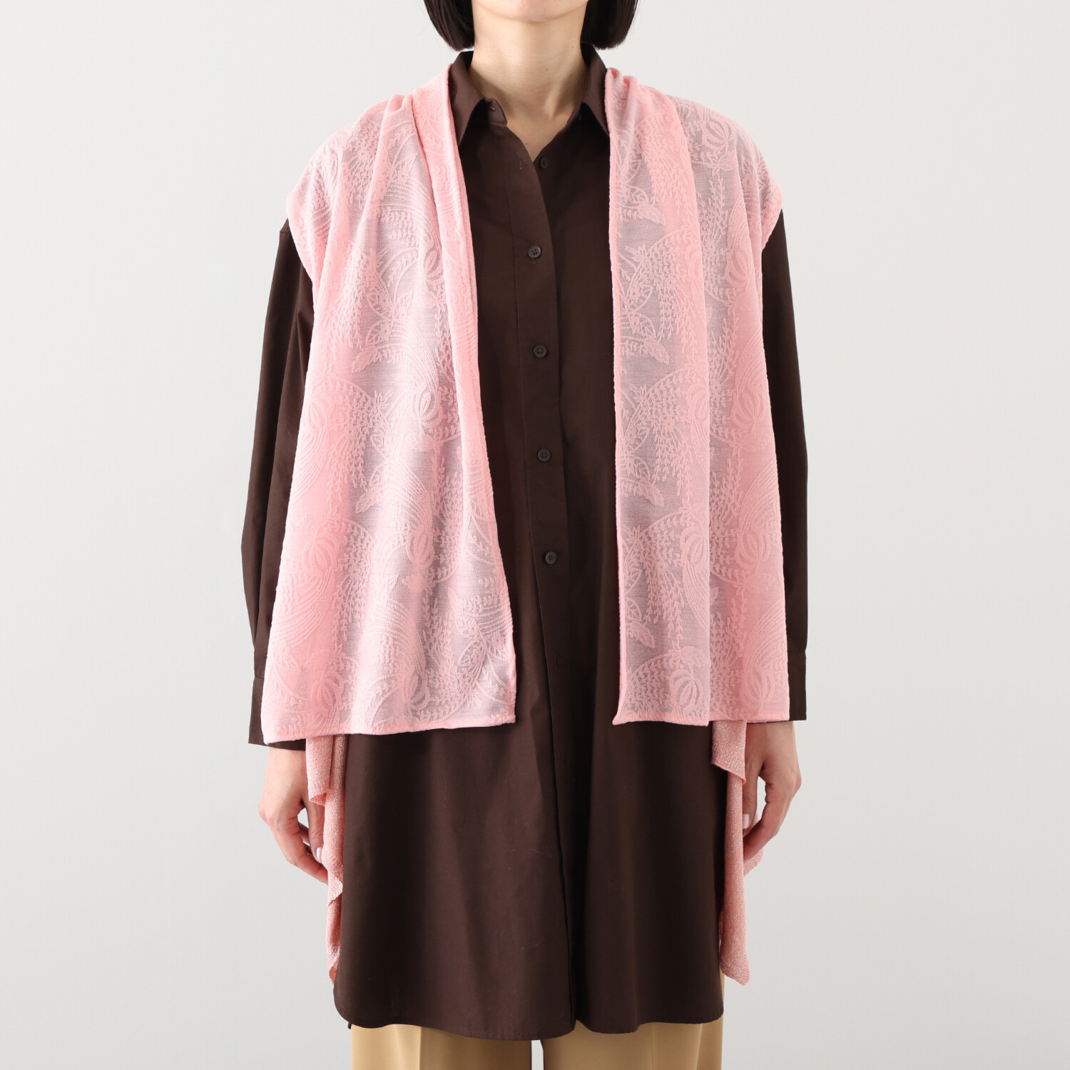 ミラ・ショーン レース×ラメ二ット ジレストール