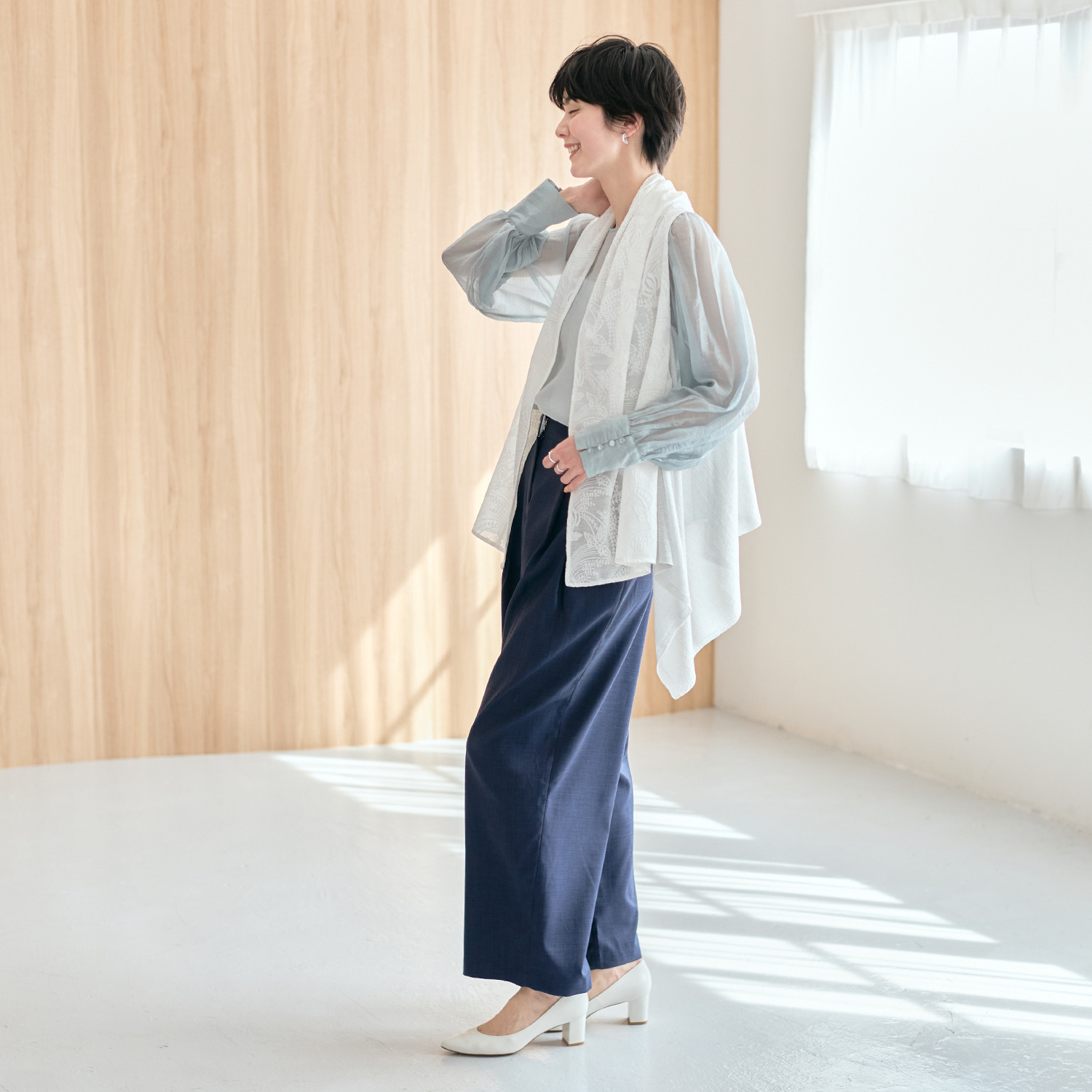 ミラ・ショーン レース×ラメ二ット ジレストール