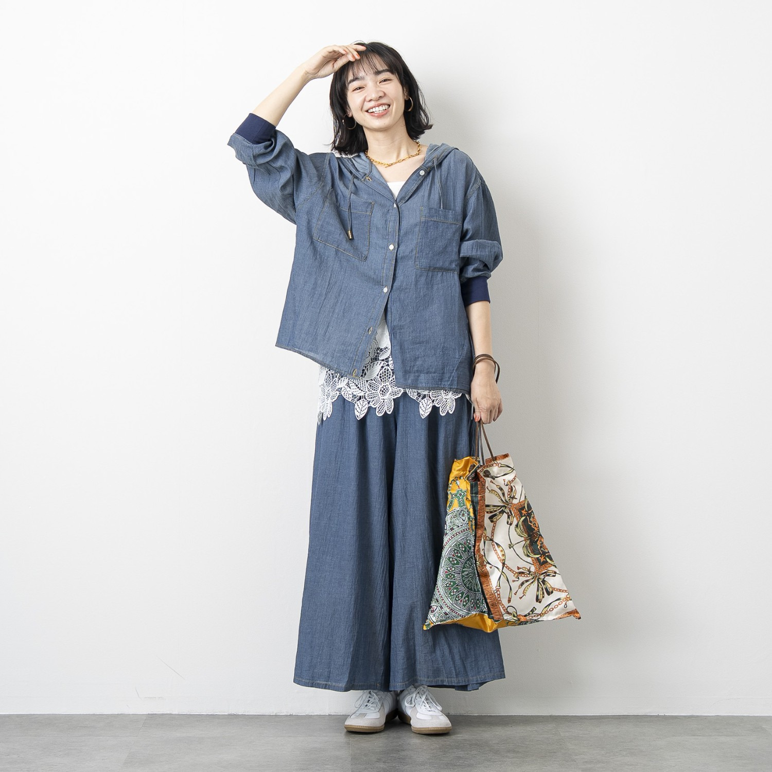 オン　ザ　エッジ 通年使える！ 重ねても映える！ こだわりのシアーデニム パーカーブラウスシャツ