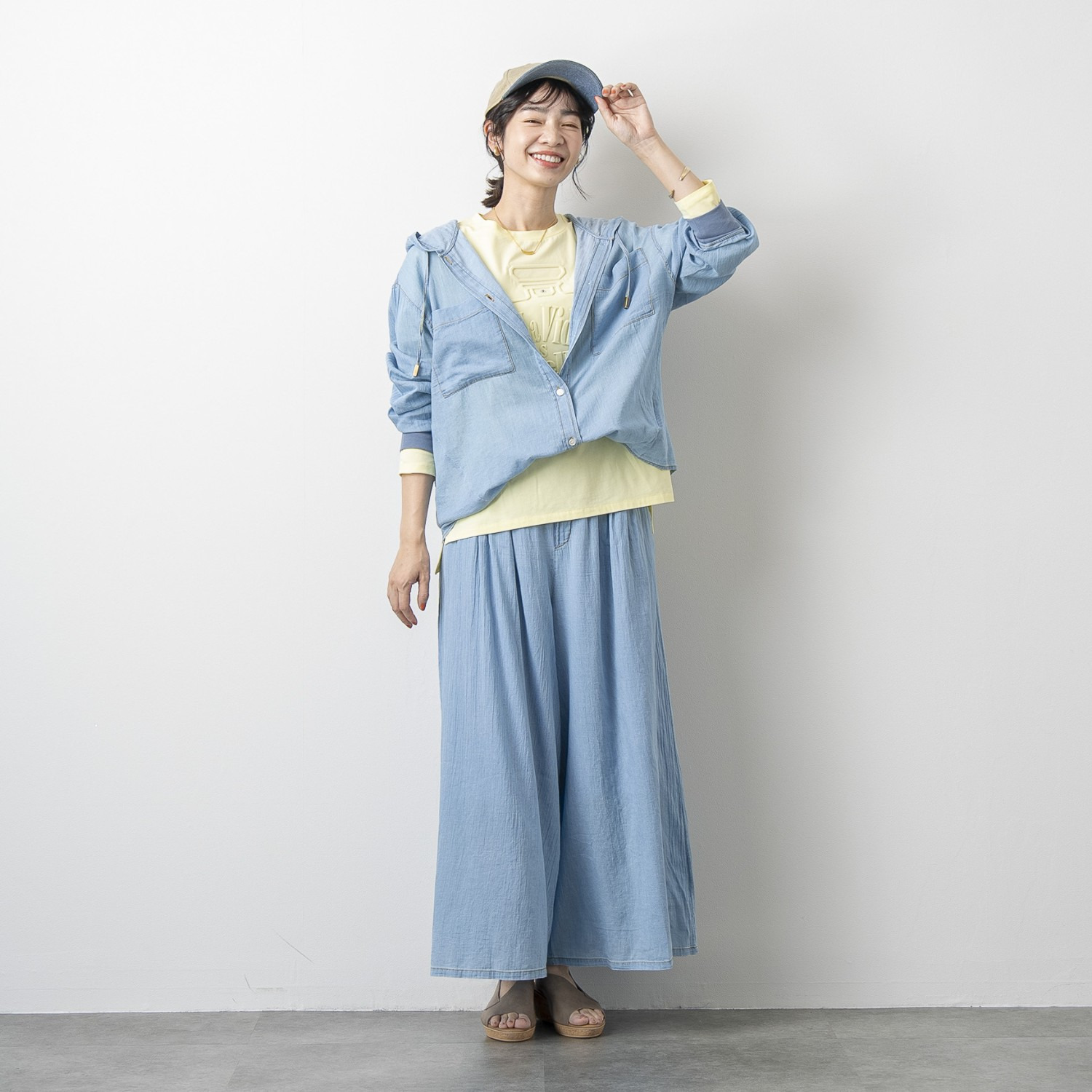 オン　ザ　エッジ 通年使える！ 重ねても映える！ こだわりのシアーデニム パーカーブラウスシャツ