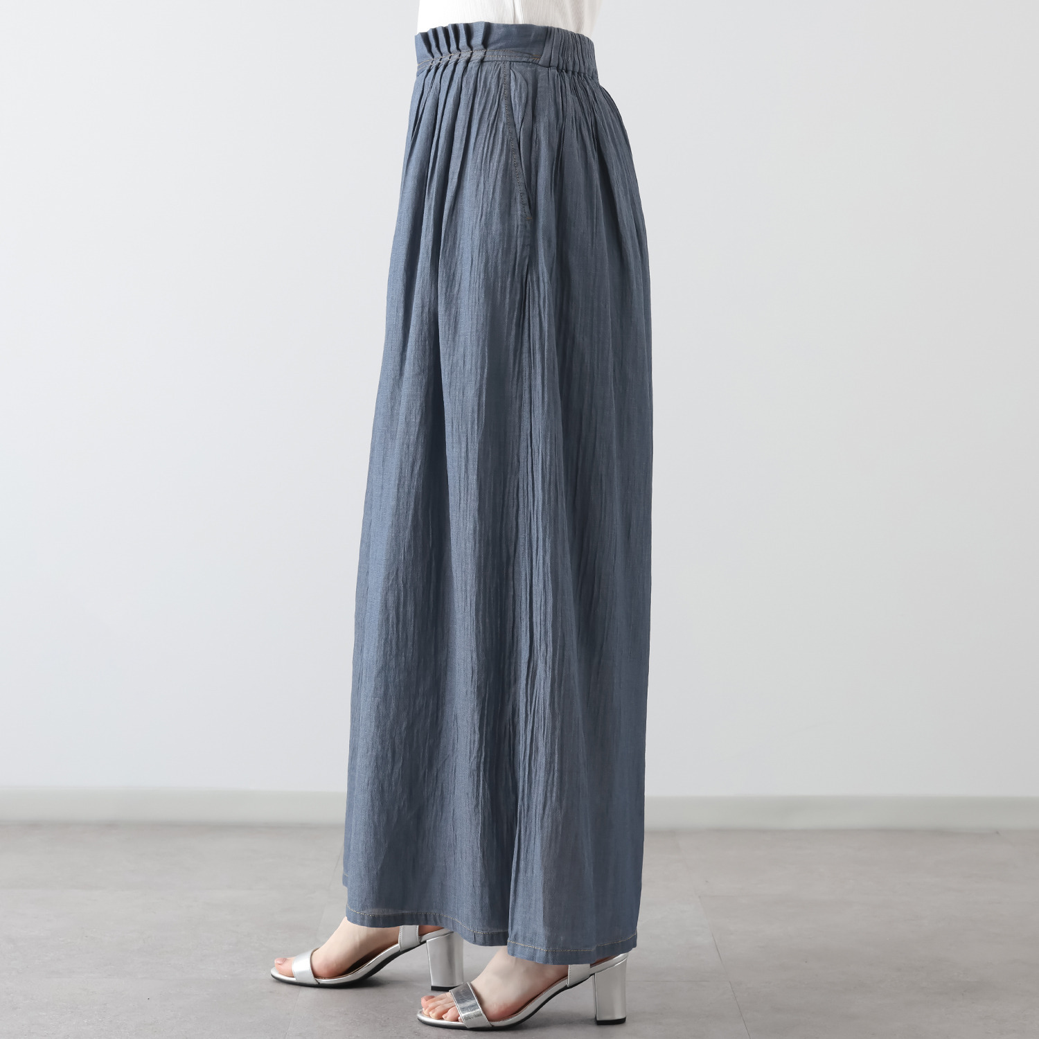 オン　ザ　エッジ エアリーで肌心地抜群 こだわりのシアーデニム ウエストタック ワイドパンツ