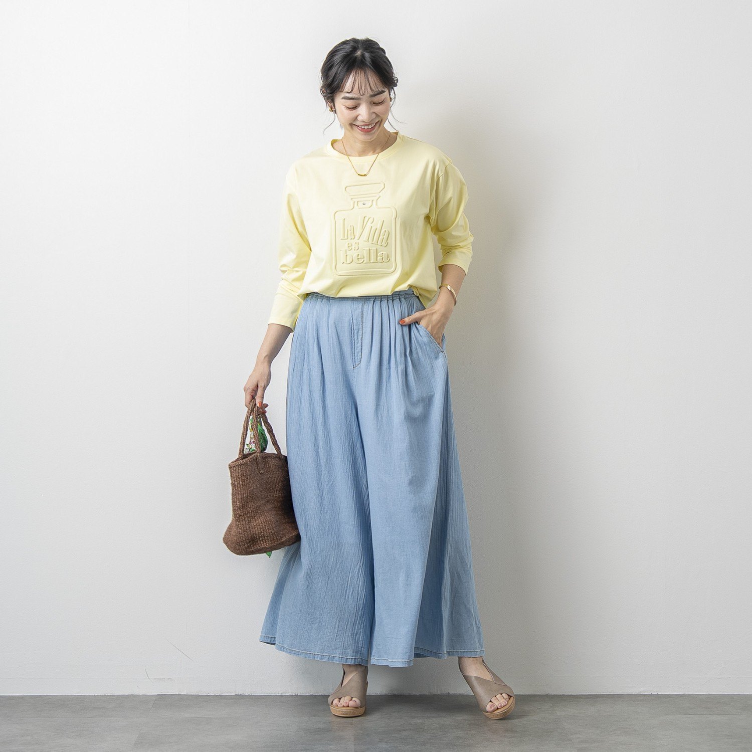 オン　ザ　エッジ 立体モティーフが新鮮 エンボス＆ラインストーン こなれ見え長袖Ｔシャツ