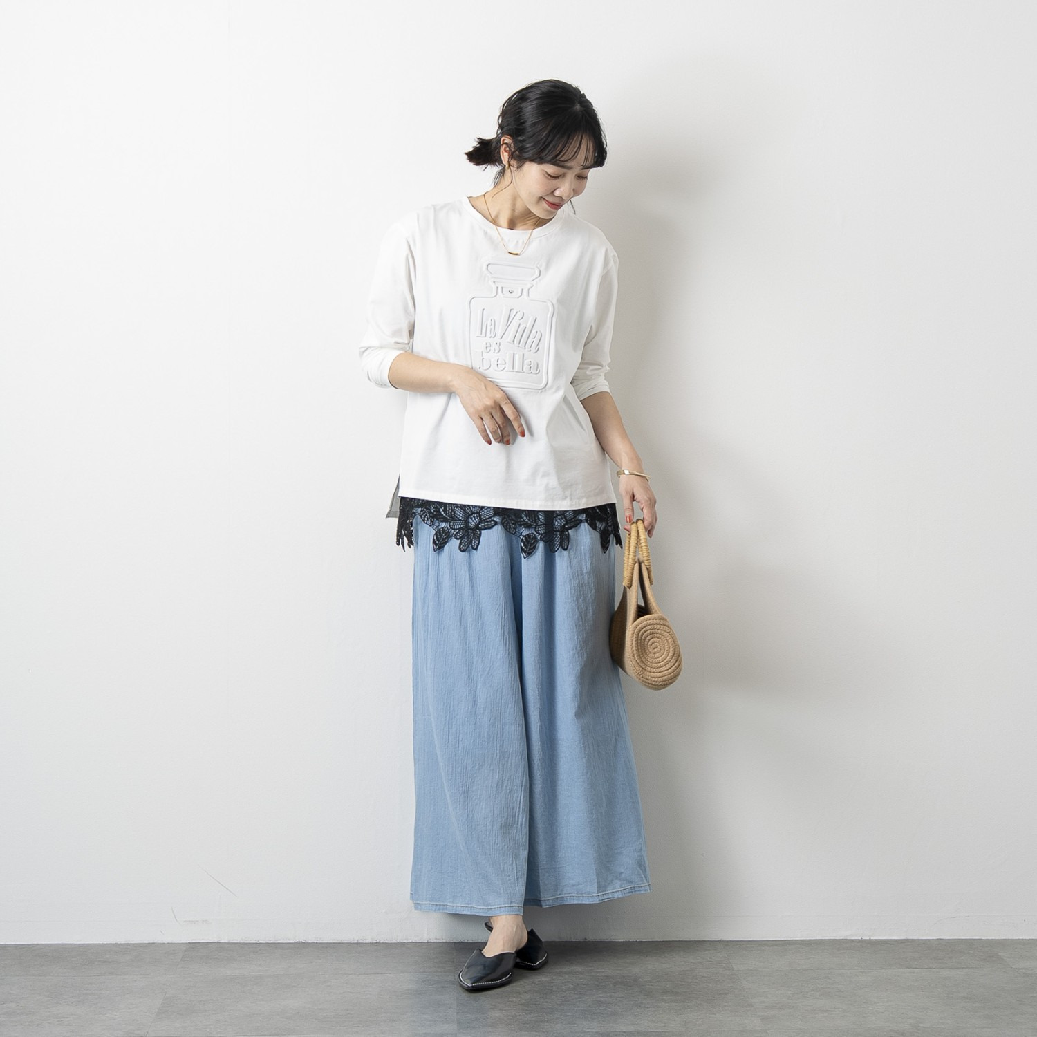 オン　ザ　エッジ 立体モティーフが新鮮 エンボス＆ラインストーン こなれ見え長袖Ｔシャツ