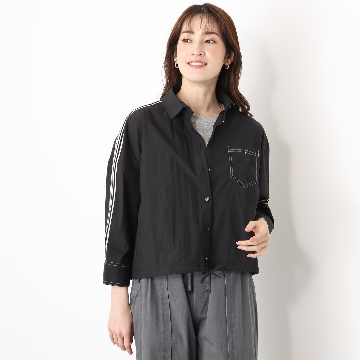 スタイル・ラヴィー ラインテープ＆ ポケットステッチ アクセント ドローストリングシャツ