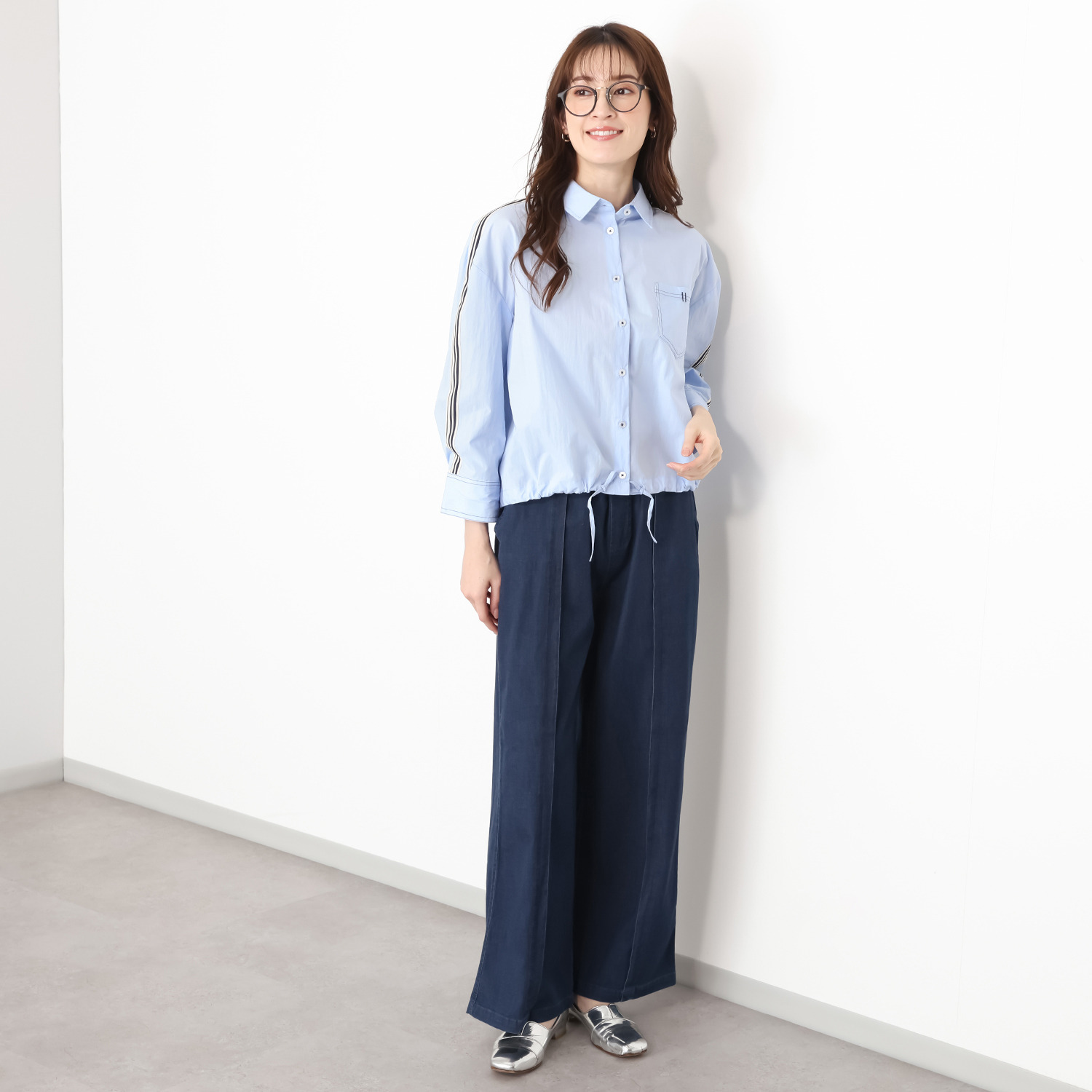 スタイル・ラヴィー ラインテープ＆ ポケットステッチ アクセント ドローストリングシャツ