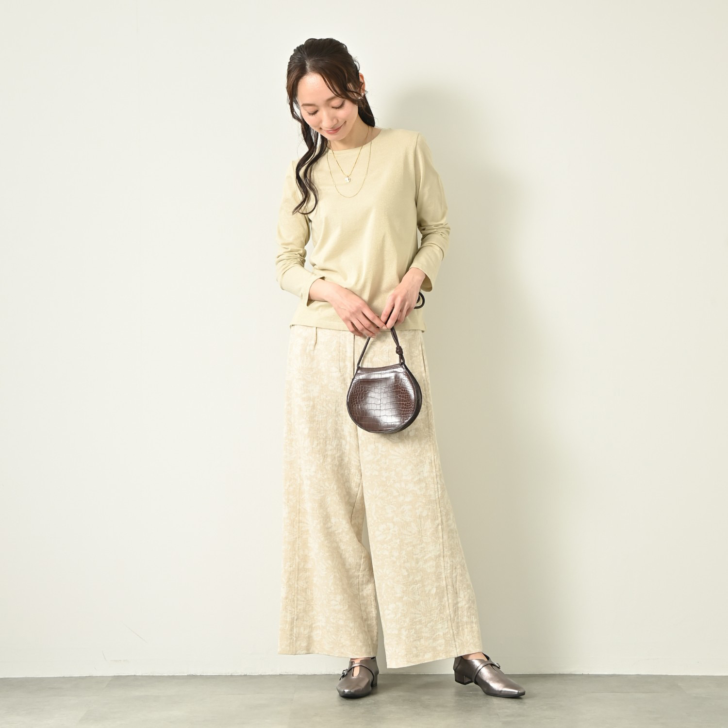 元町ゼラール ふんわりコットン混 上品ラメプレーティング ラウンドネック プルオーバー