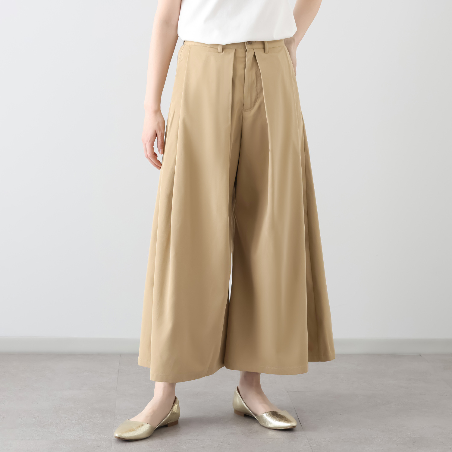 元町ゼラール しなやかチノ素材 タックアクセント スカート風パンツ