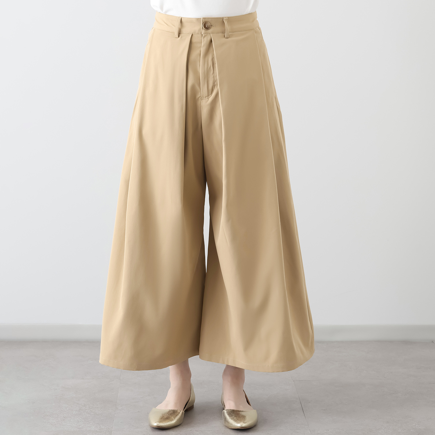 元町ゼラール しなやかチノ素材 タックアクセント スカート風パンツ