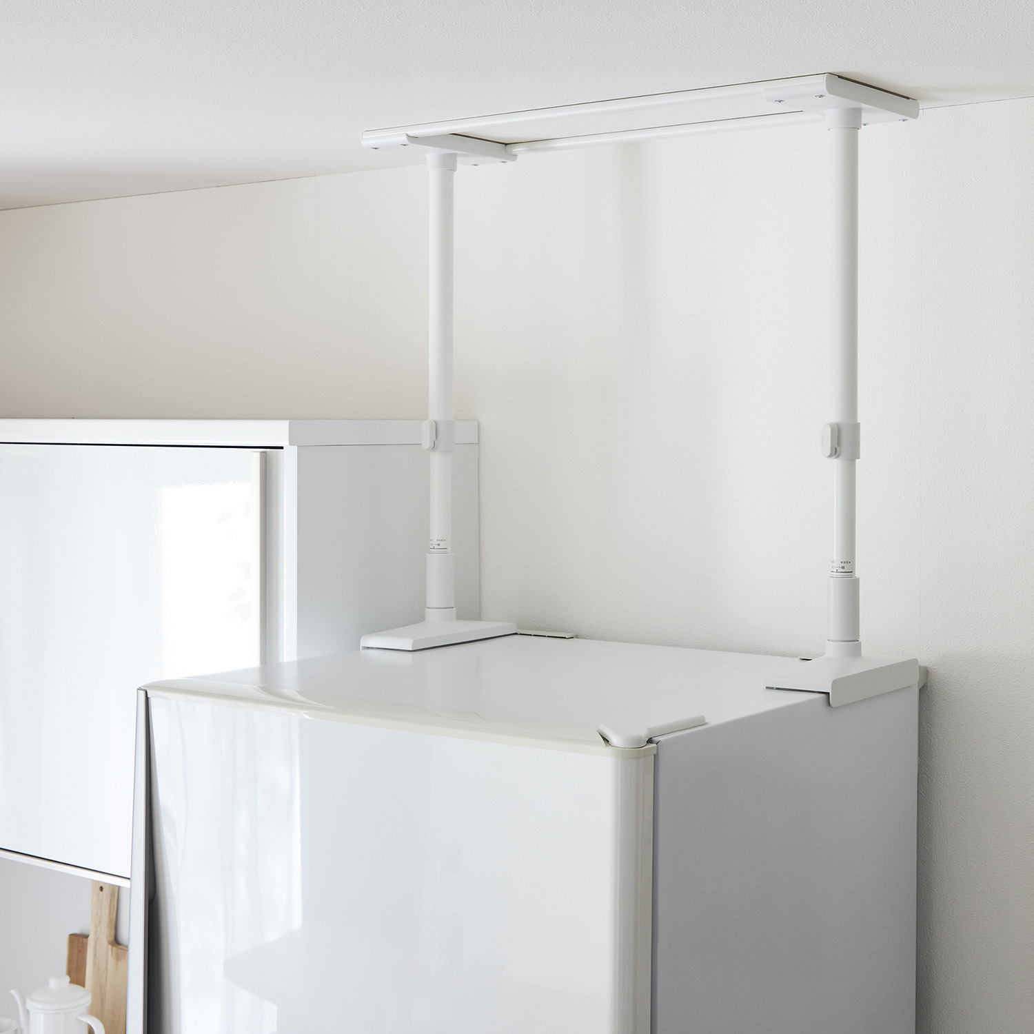 冷蔵庫専用 転倒防止ポール ＜６５ｃｍ幅＞