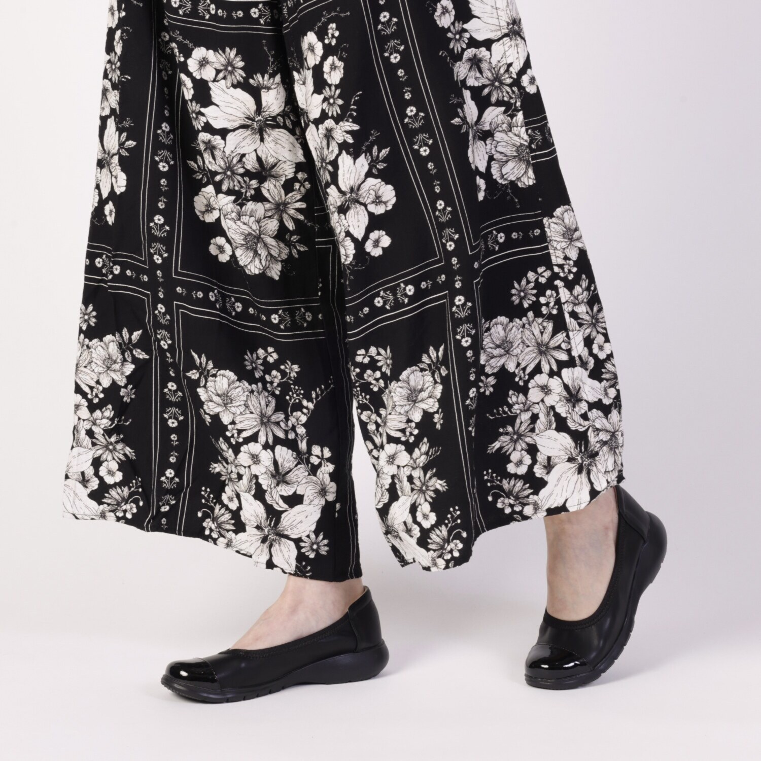 驚きの軽さと履き心地！ ラックラック 空飛ぶ　洗える　パンプス エレガントセレクト