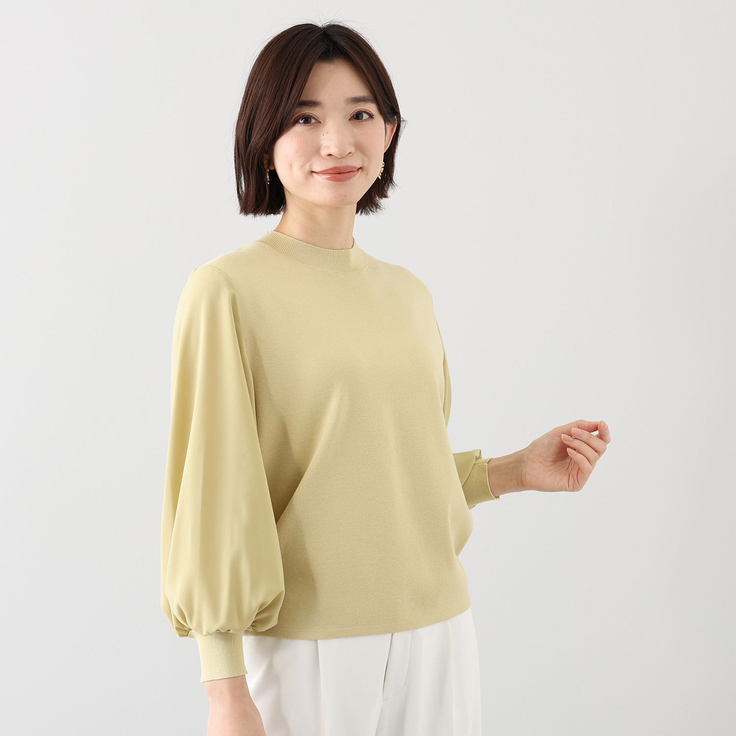 アトリエ　クース ほんのり透ける シフォンスリーブが さりげなくフェミニン ニットプルオーバー