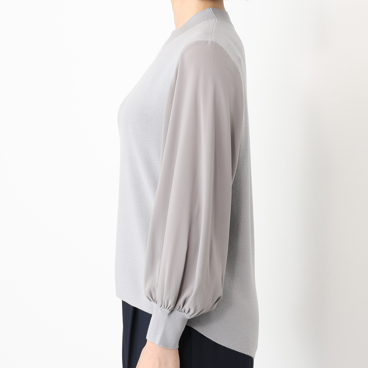 アトリエ　クース ほんのり透ける シフォンスリーブが さりげなくフェミニン ニットプルオーバー