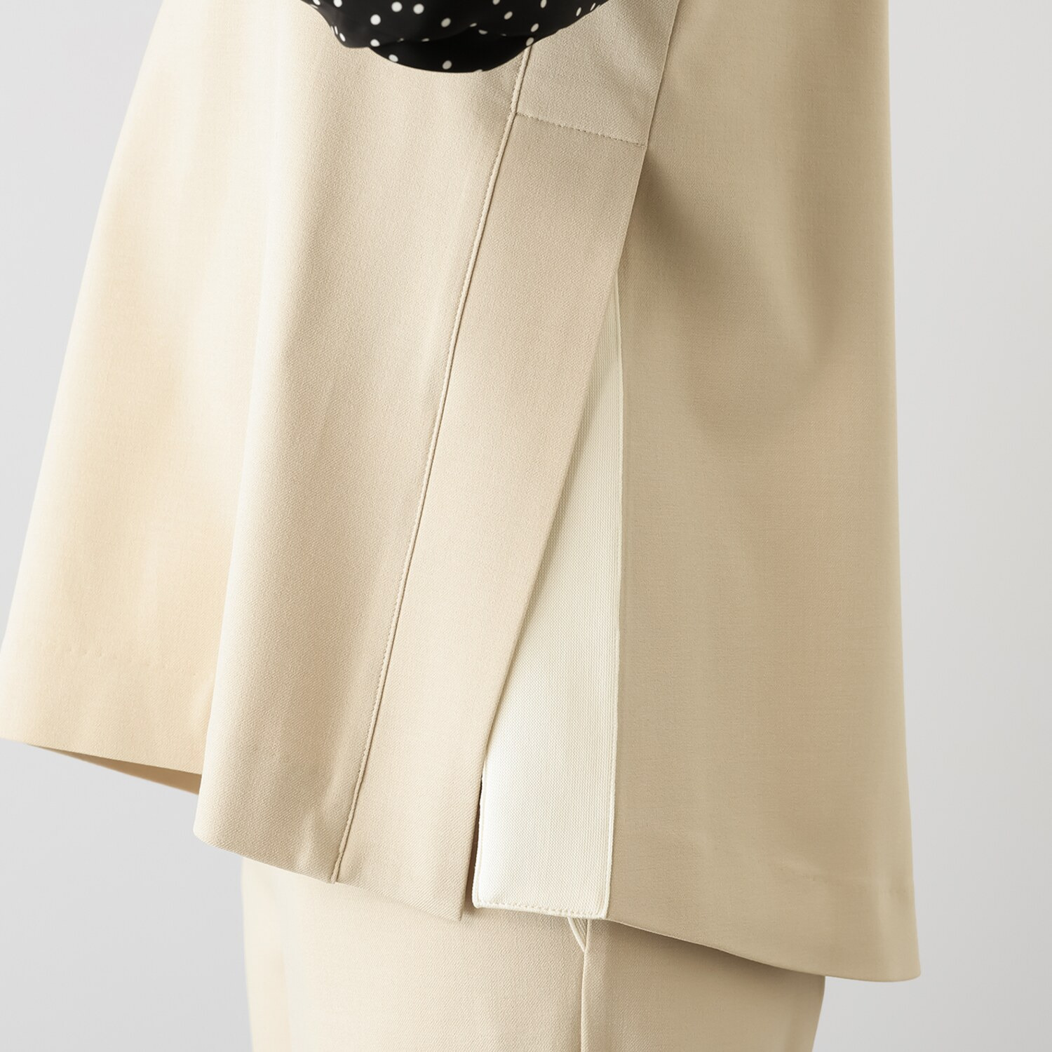 リサリサ プラミカル ２ウェイストレッチツイル サイドベンツアクセント ジレ