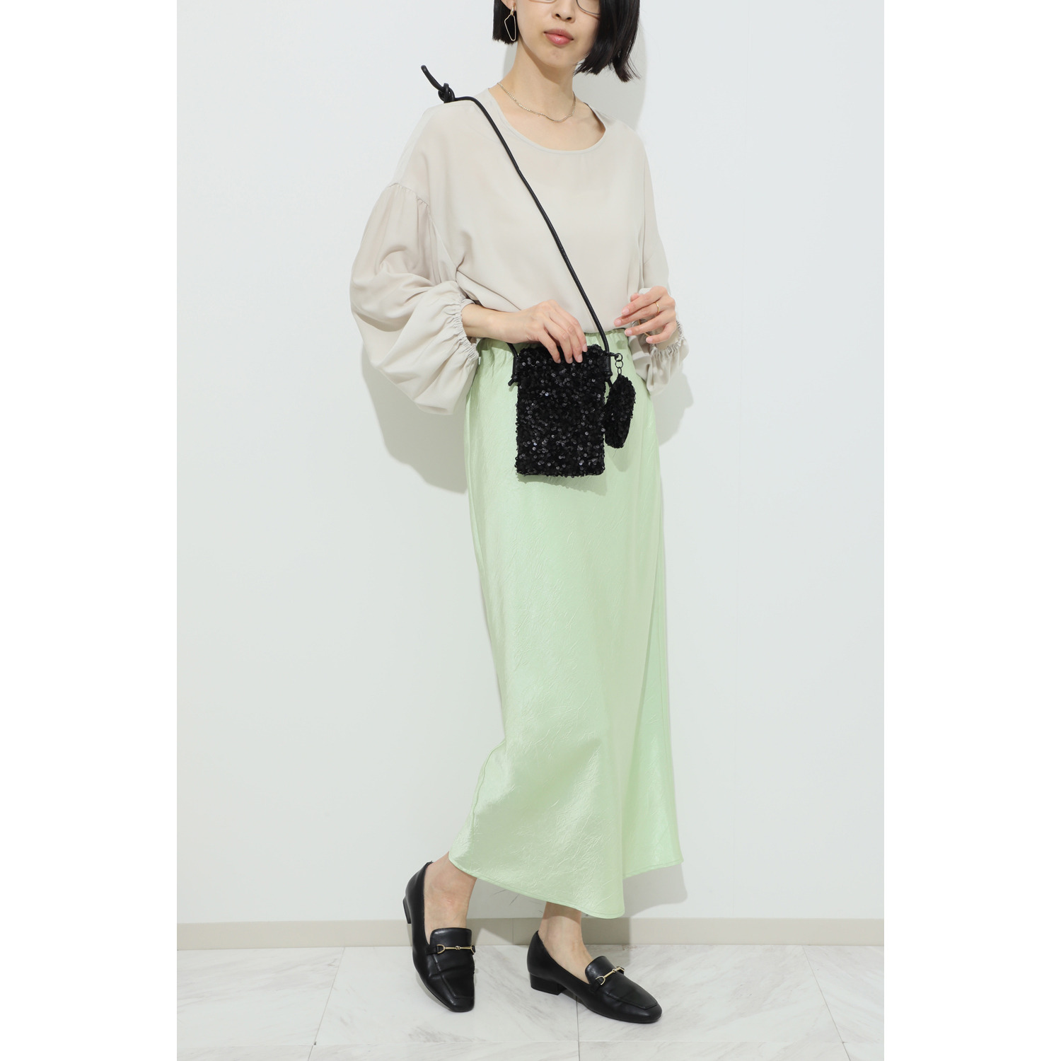 ピソラロ スパンコール スマホポシェット