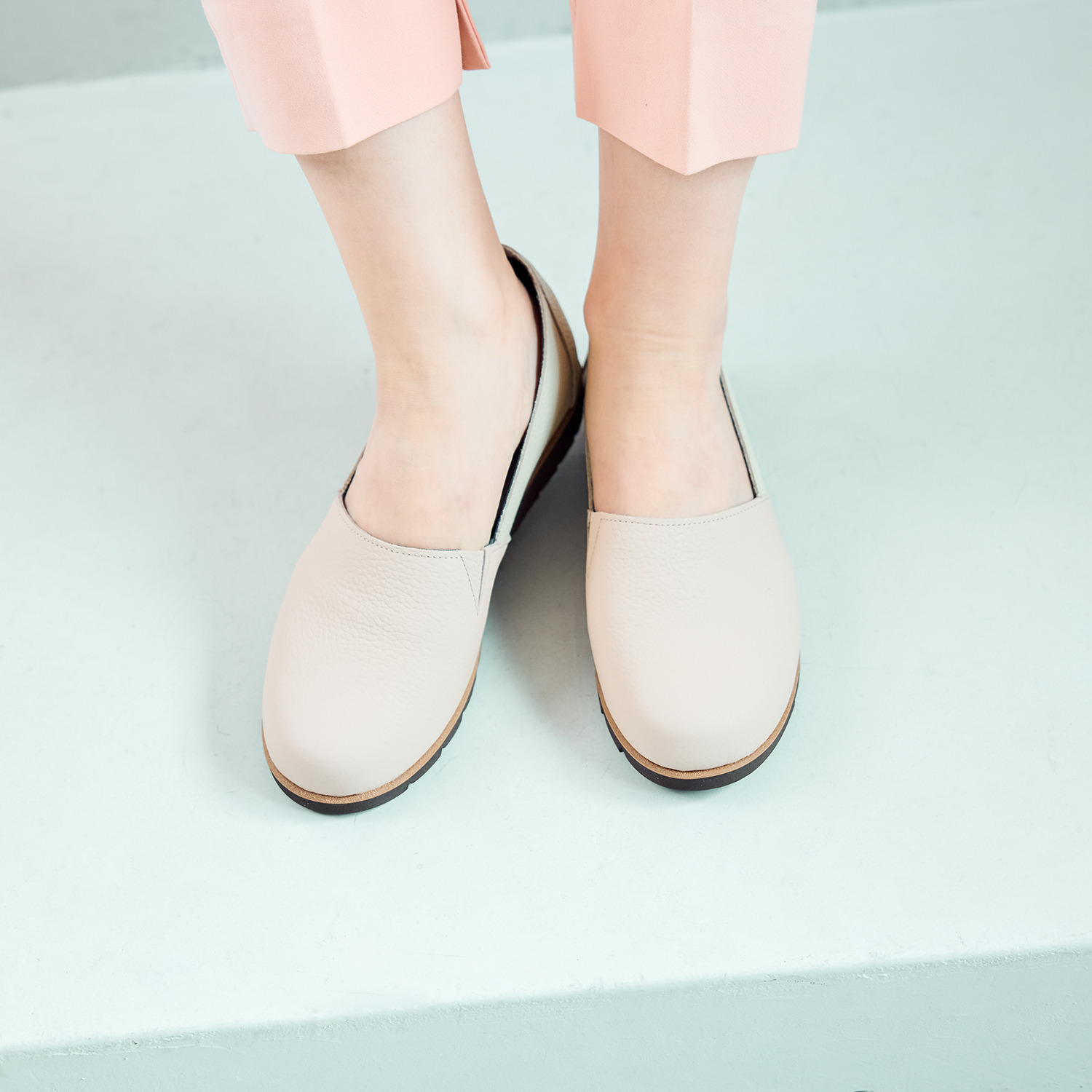 フィグリーノ 日本製　はっ水牛革 柔らか仕立て　超軽量 ラウンドトゥ　リラックス ウエッジソールシューズ